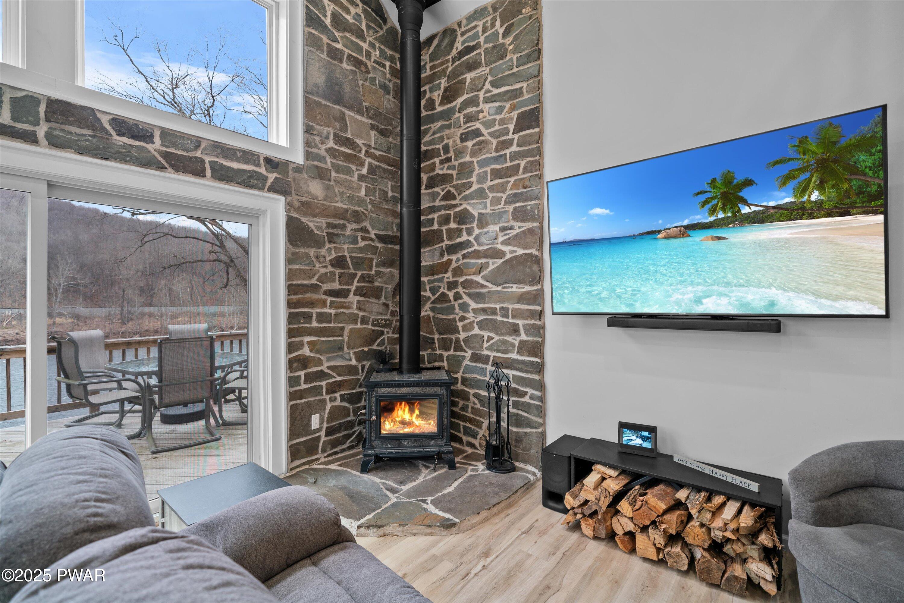 111 Riverbend Lane, Beach Lake, Pennsylvania image 3