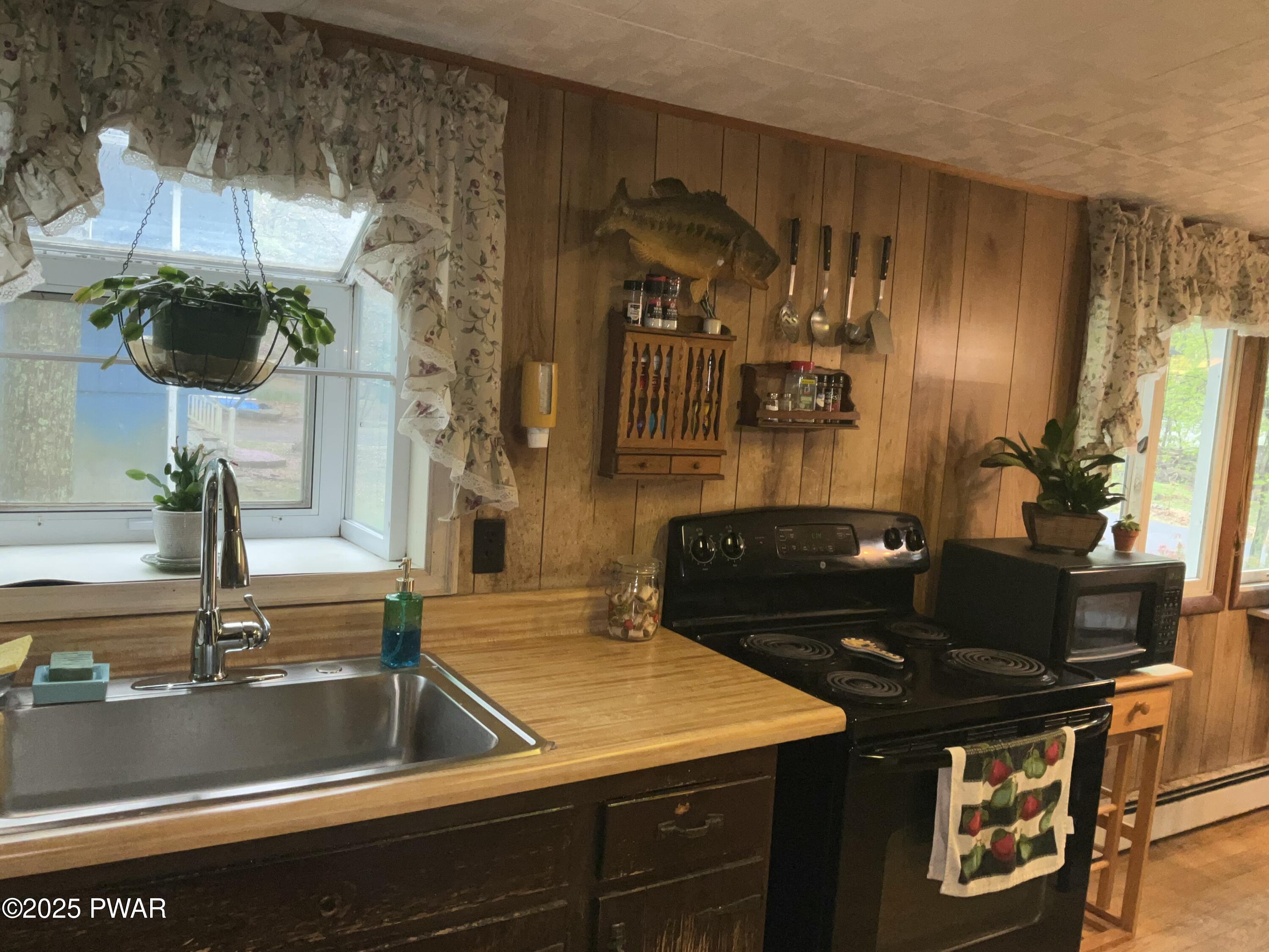 124 Roundhill Road, Dingmans Ferry, Pennsylvania image 10