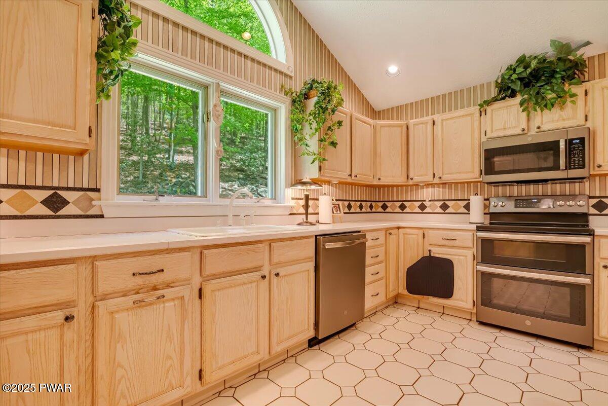 132 Rosewood Drive, Greentown, Pennsylvania image 24