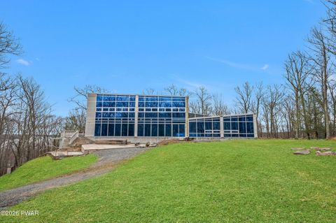 Homes For Sale - 32 Ridge Trail<br/> Lakeville, PA 18438