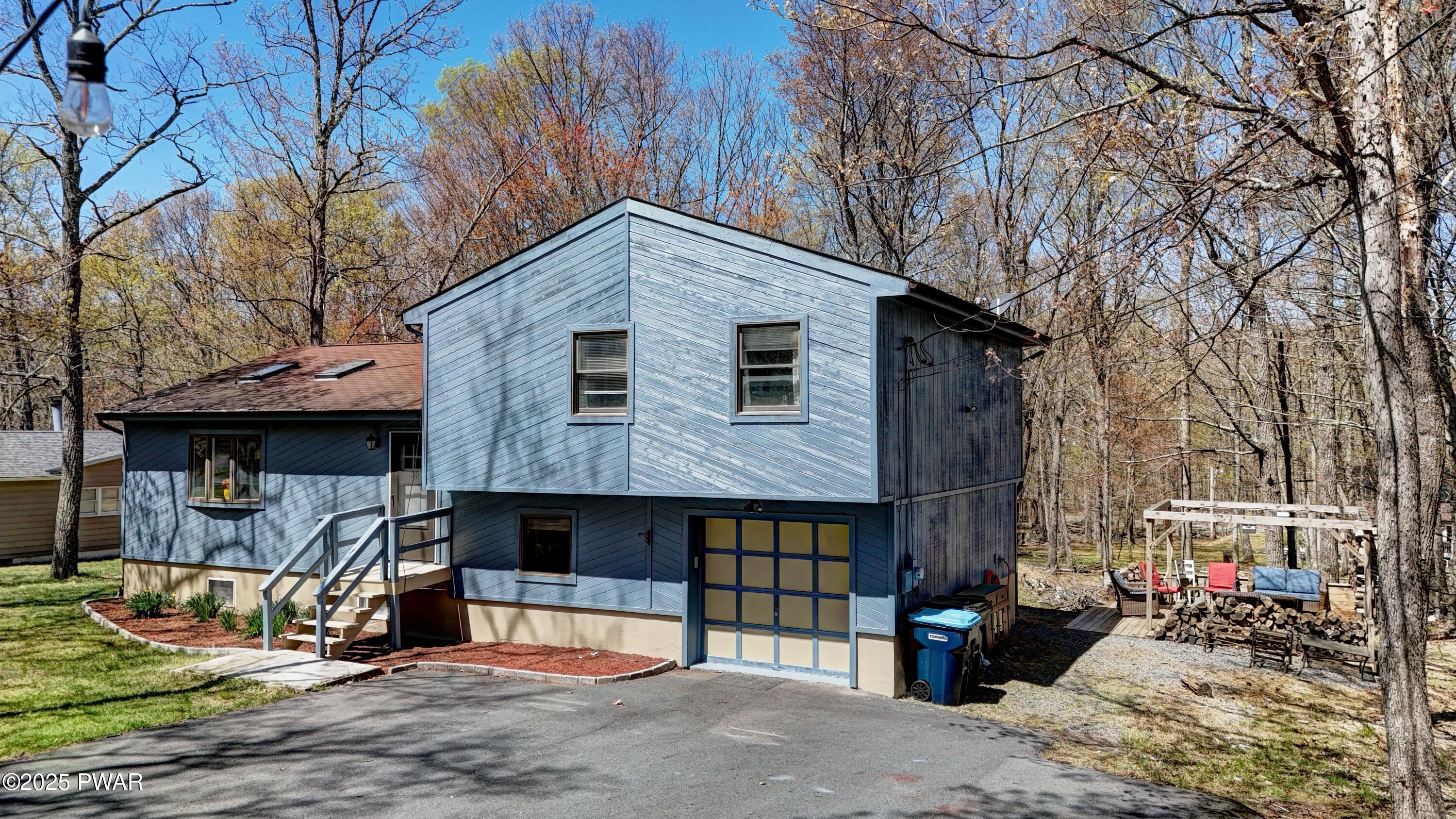 235 Oak Hill Road, Hawley, Pennsylvania image 1