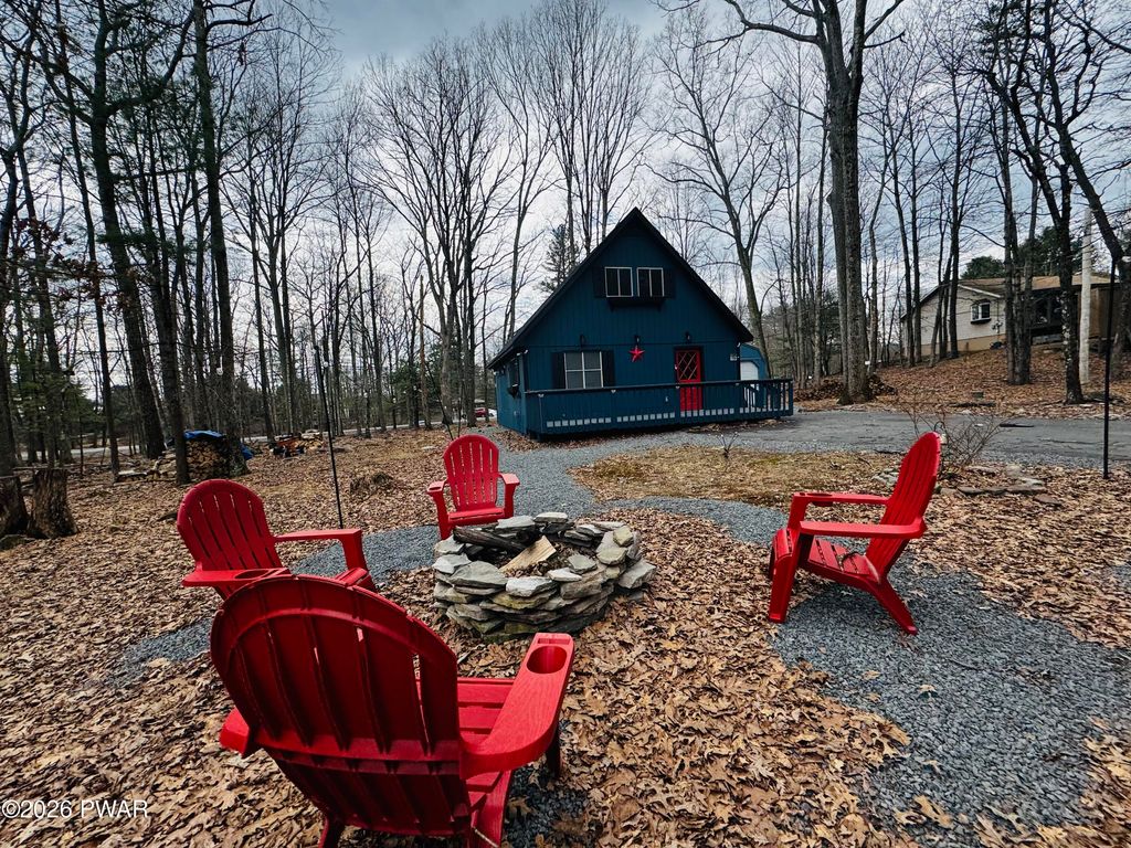 Photo of 116 Pine Knob Circle, Hawley, PA 18428 (MLS # PW260482)
