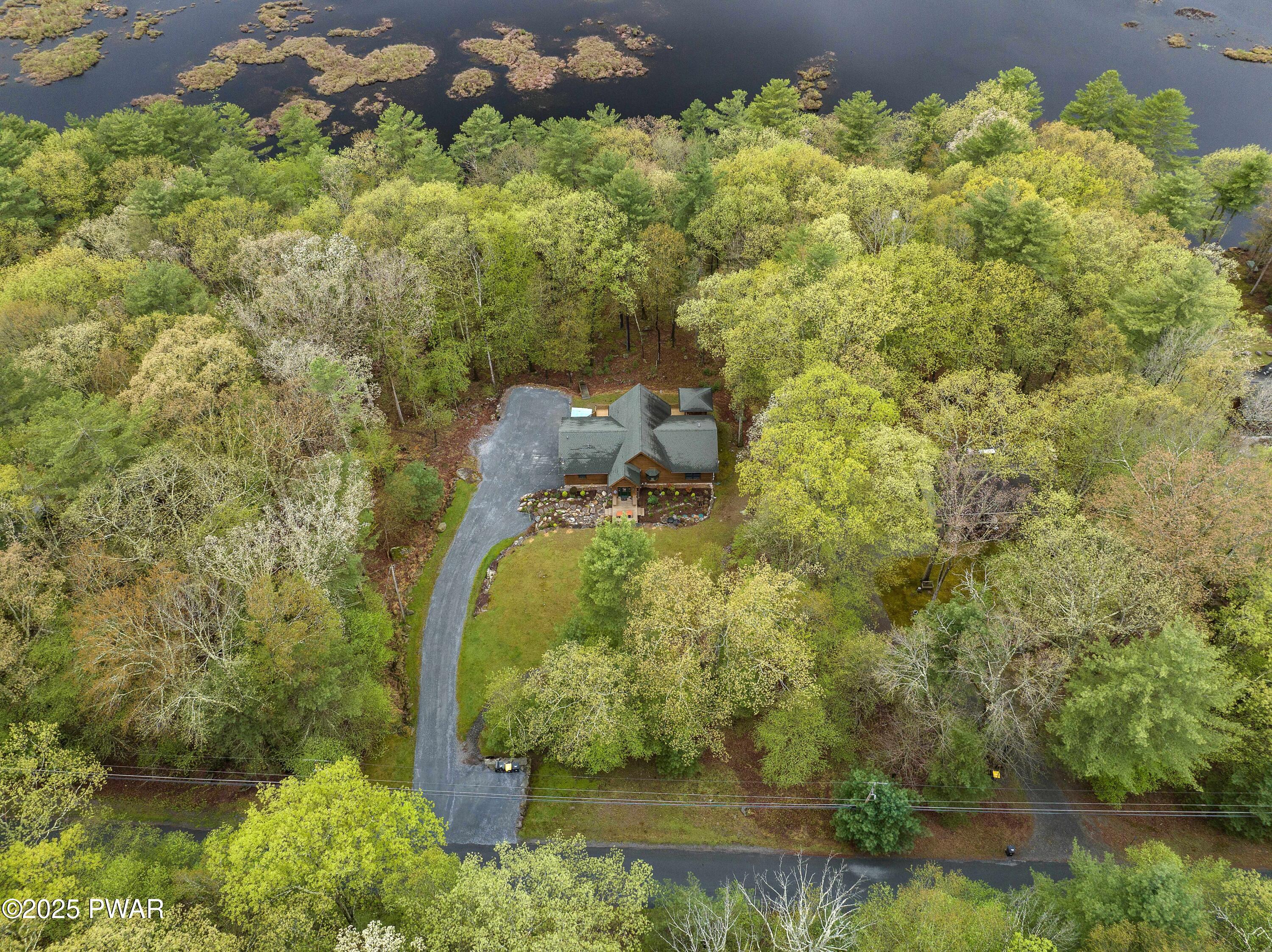 Hawley, Pennsylvania 18428, United States, 3 Bedrooms Bedrooms, ,2 BathroomsBathrooms,Residential,Pending,126184