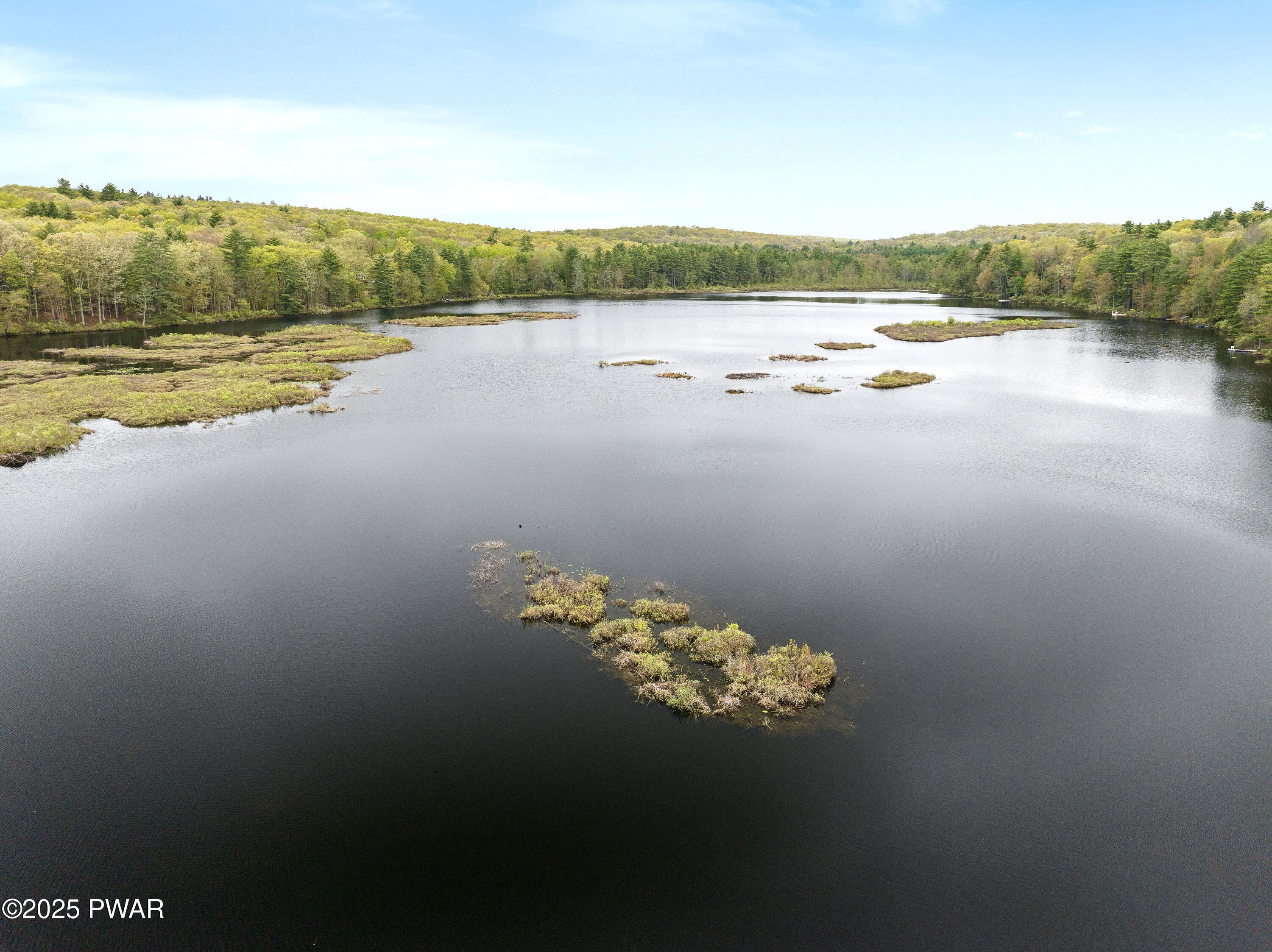 Hawley, Pennsylvania 18428, United States, 3 Bedrooms Bedrooms, ,2 BathroomsBathrooms,Residential,Pending,126184