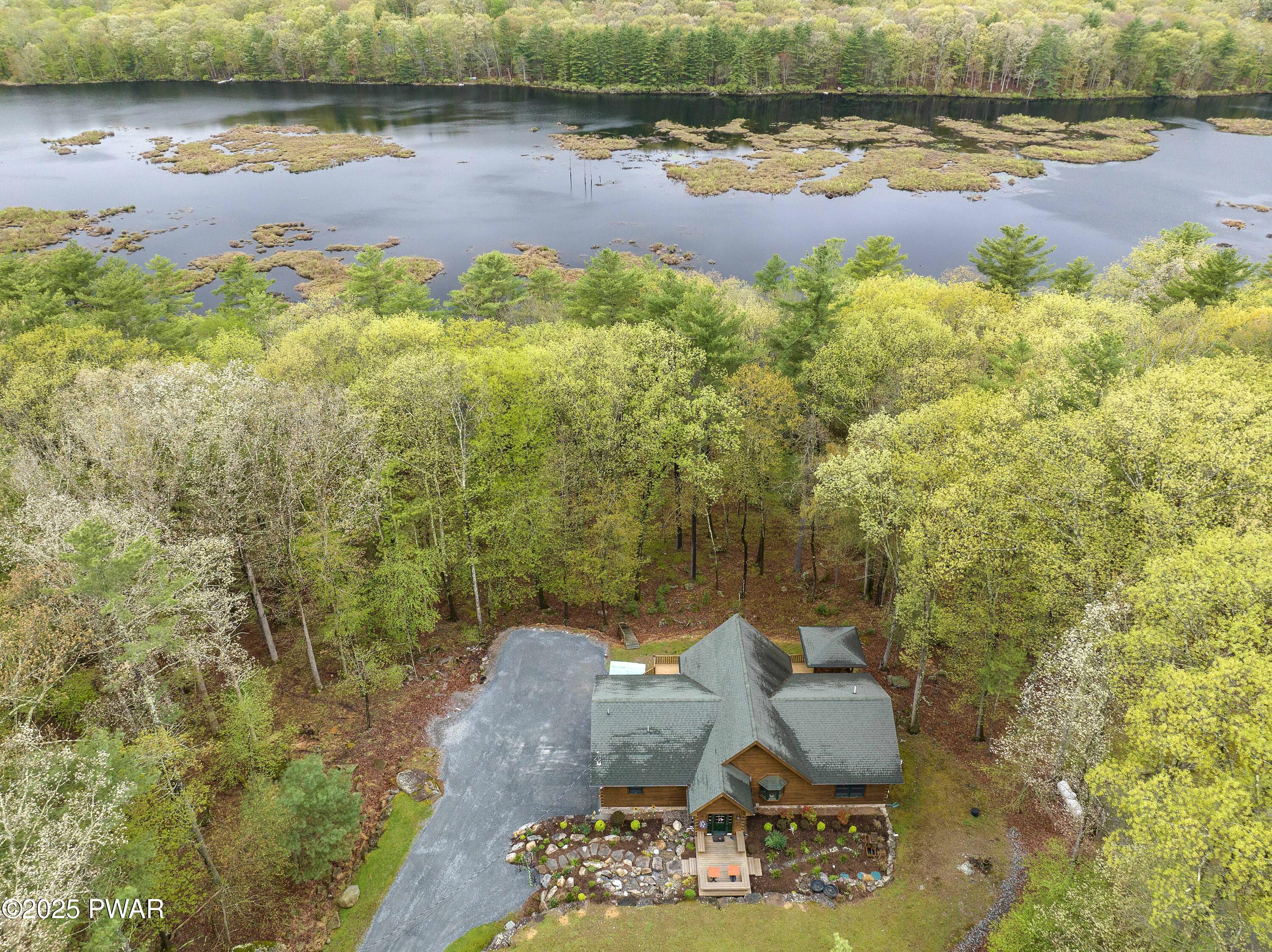 Hawley, Pennsylvania 18428, United States, 3 Bedrooms Bedrooms, ,2 BathroomsBathrooms,Residential,Pending,126184