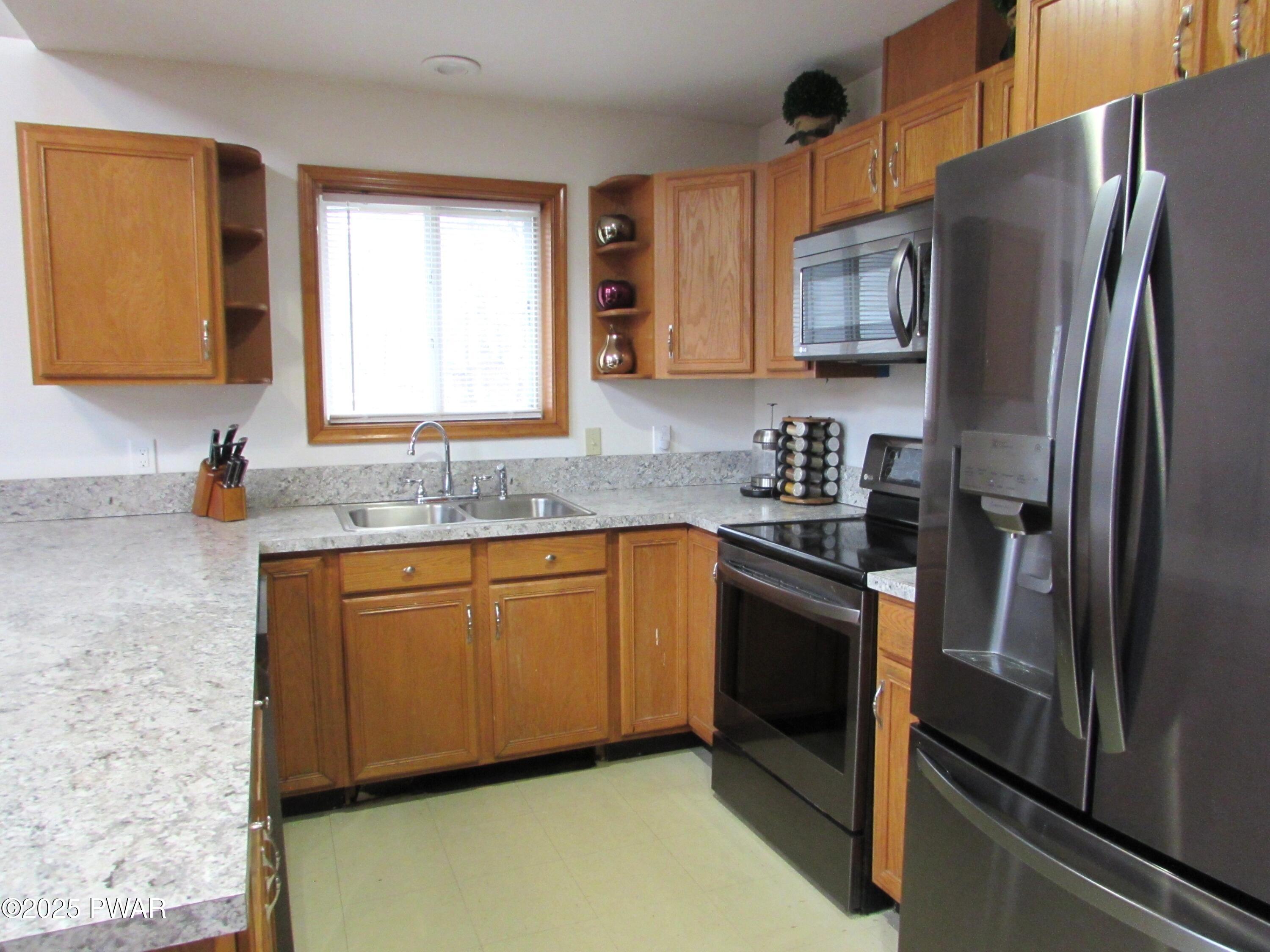 169 N Lake Drive, Dingmans Ferry, Pennsylvania image 21