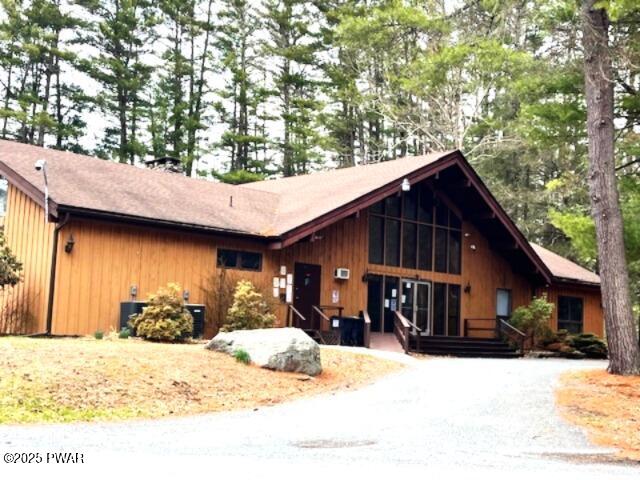 Covered Bridge Drive, Hawley, Pennsylvania image 8