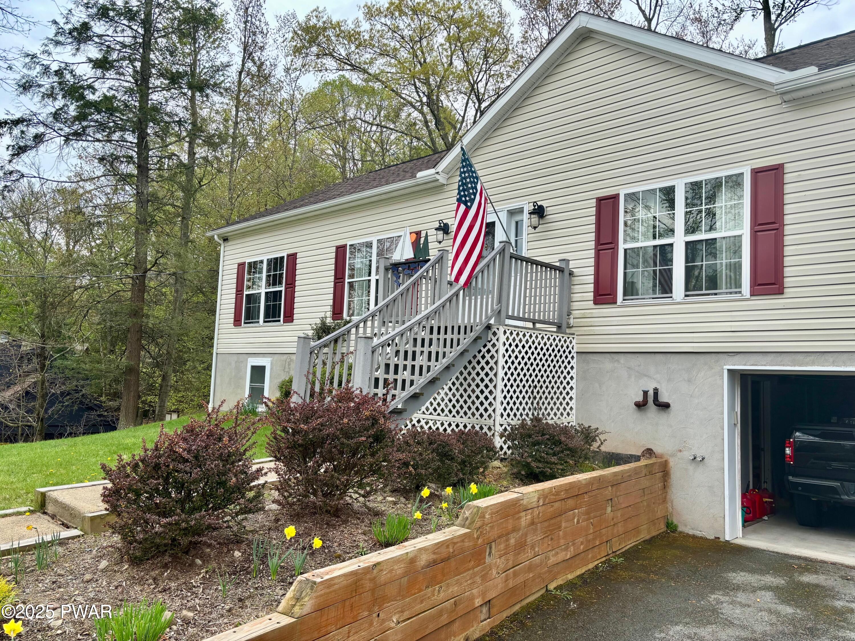 1040 Indian Drive, Lake Ariel, Pennsylvania image 2