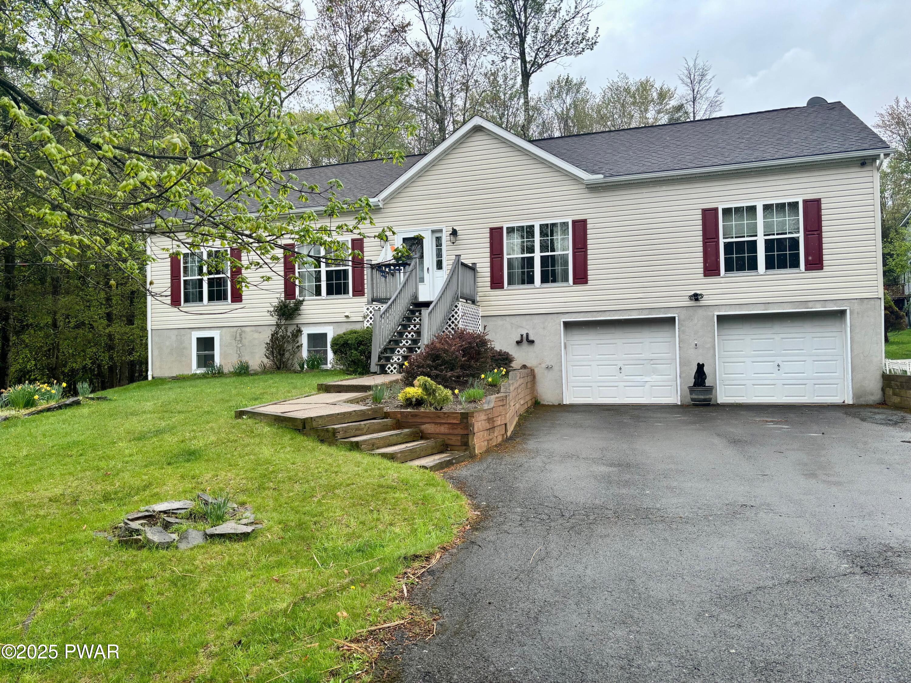 1040 Indian Drive, Lake Ariel, Pennsylvania image 1