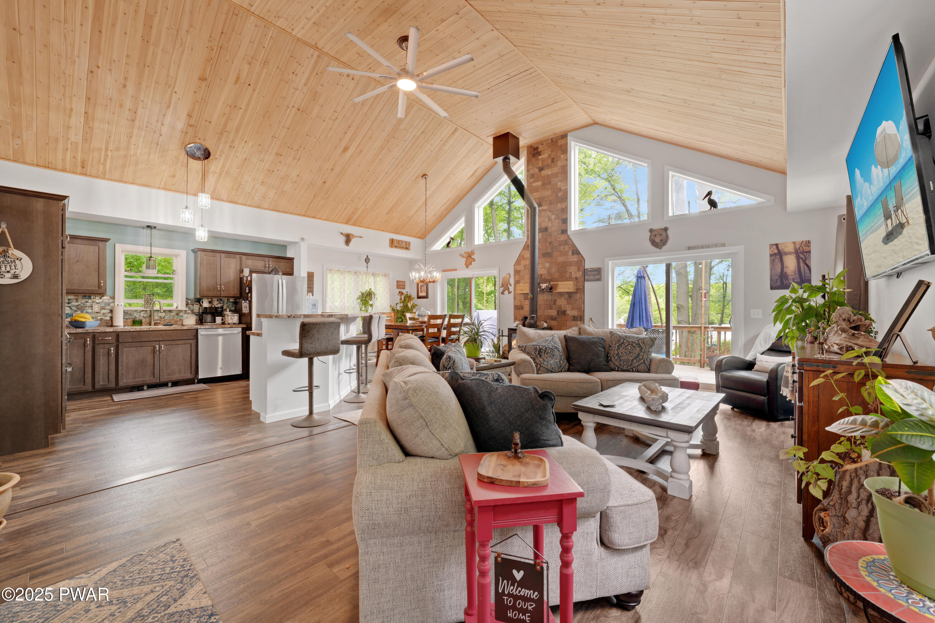 1145 Lakeside Drive, Dingmans Ferry, Pennsylvania image 7