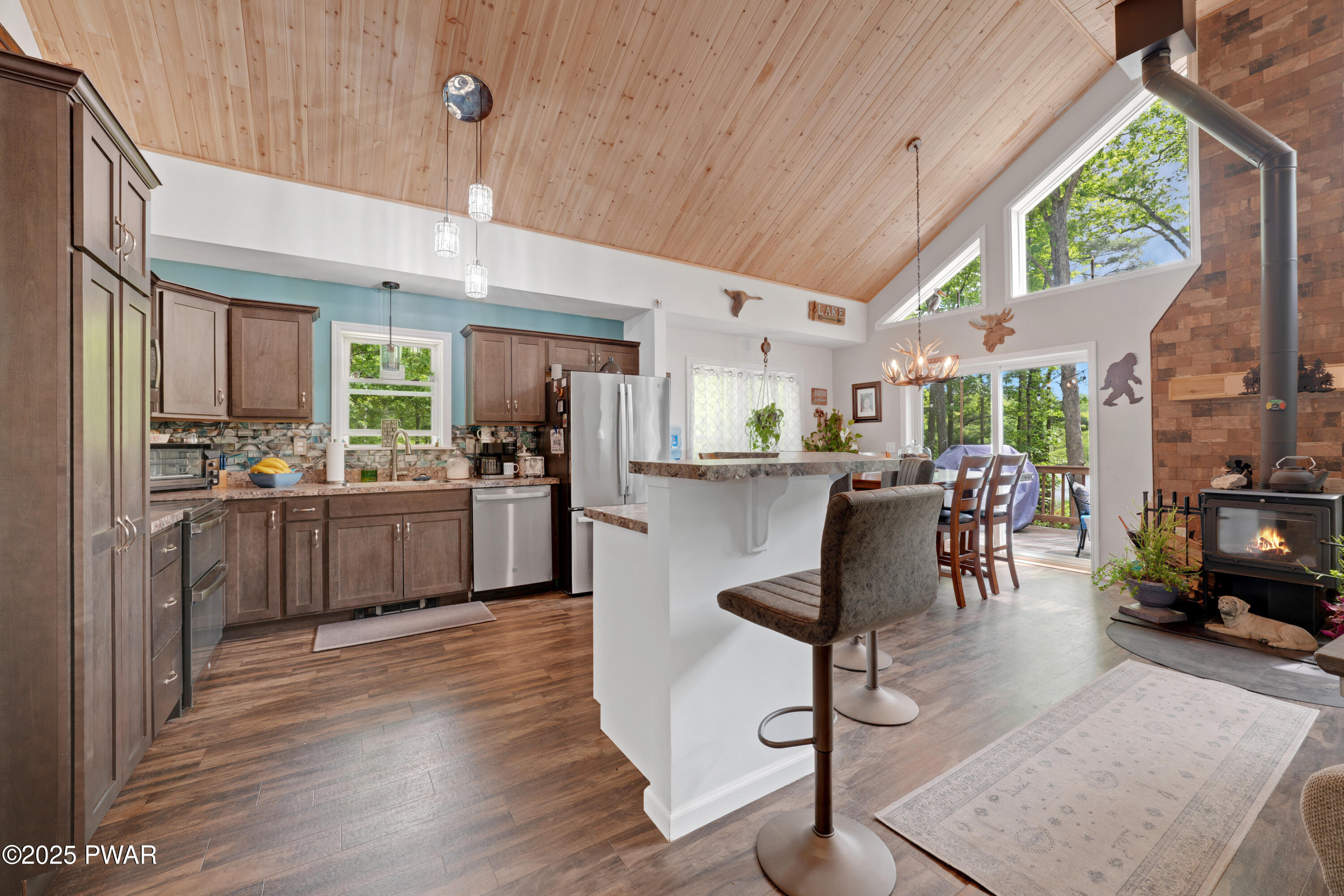 1145 Lakeside Drive, Dingmans Ferry, Pennsylvania image 9