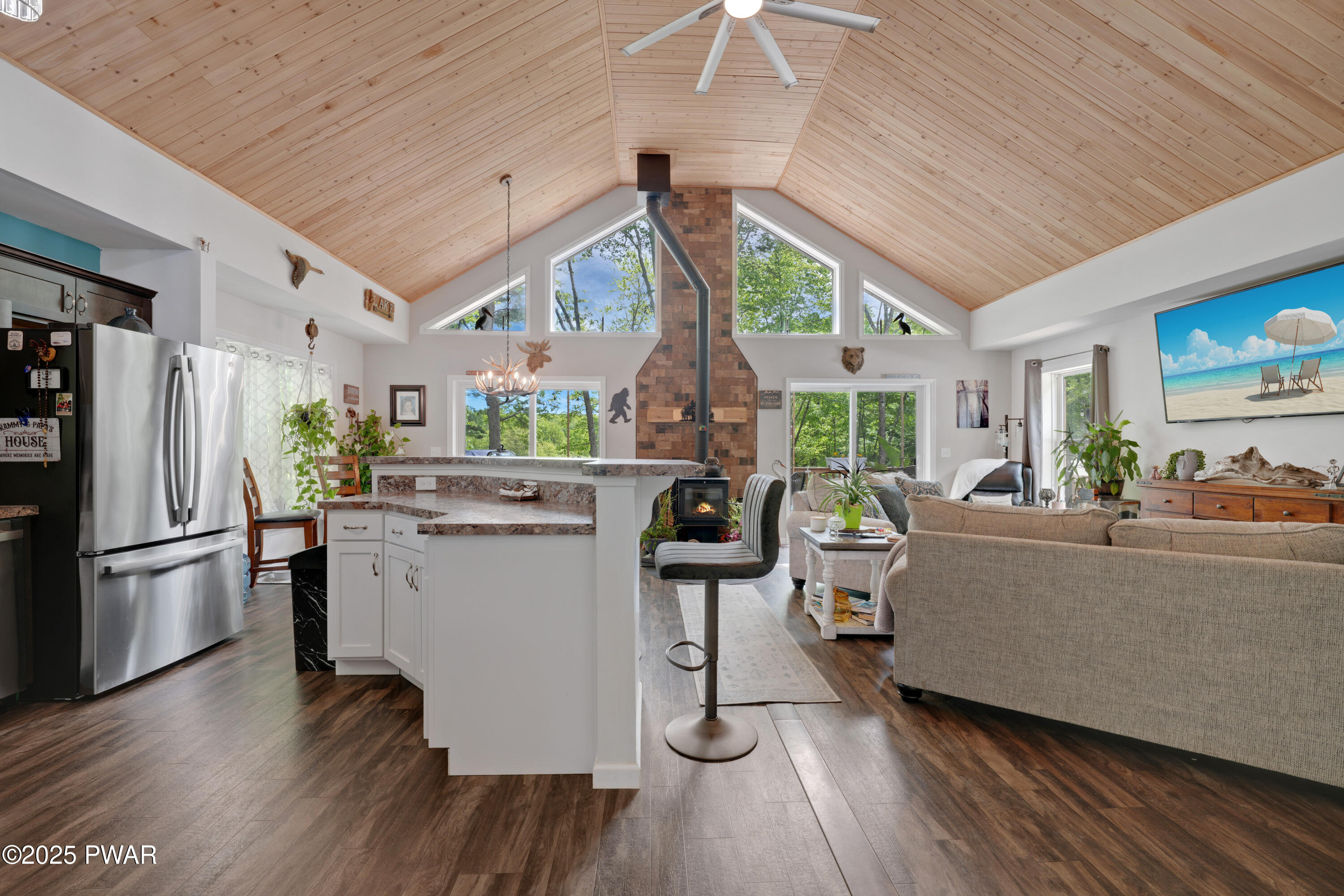 1145 Lakeside Drive, Dingmans Ferry, Pennsylvania image 10