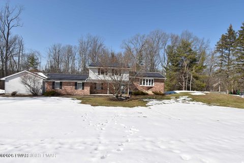 Homes For Sale - 2224 Whitetail Court<br/> Stroudsburg, PA 18360