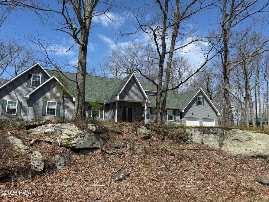 801 Maple Ridge Ct, Hawley, PA 18428 for sale - Stessa