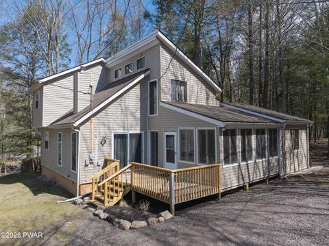 Homes For Sale - 1044 Red Hawk Drive<br/> Wayne County, Lake Ariel, PA 18436