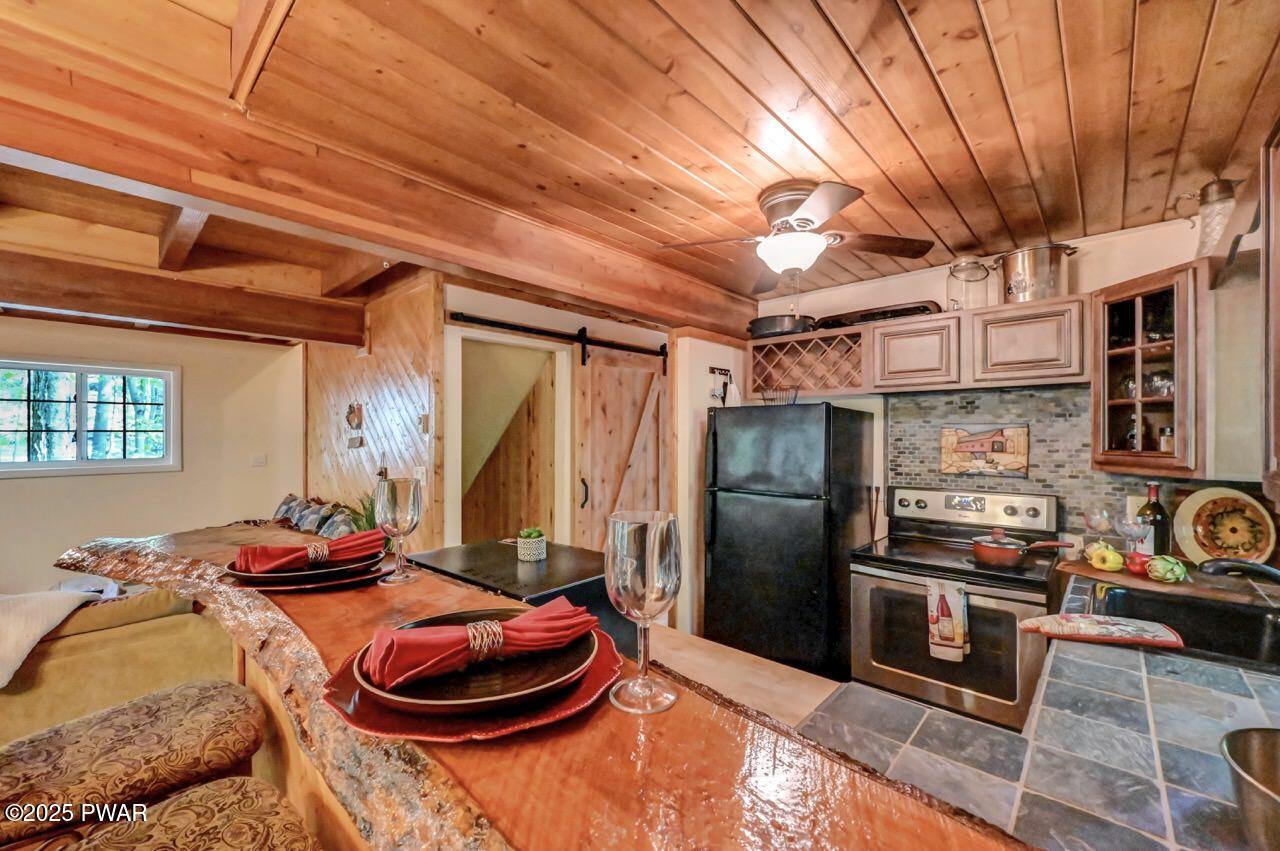 3538 Chestnut Hill Drive, Lake Ariel, Pennsylvania image 15