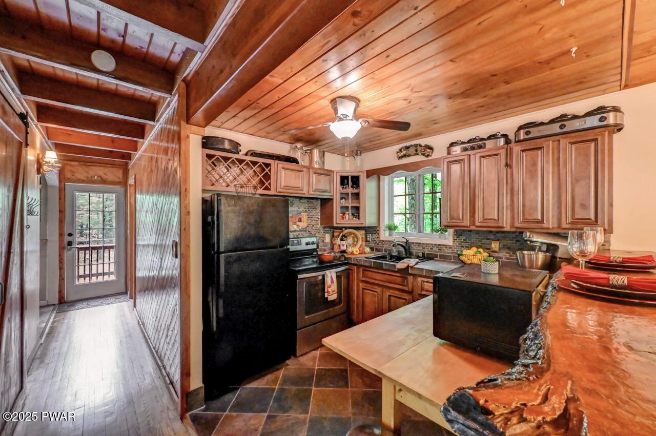 3538 Chestnut Hill Drive, Lake Ariel, Pennsylvania image 18