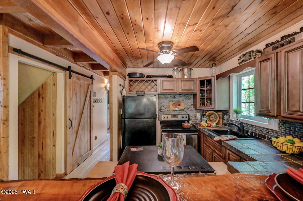 3538 Chestnut Hill Drive, Lake Ariel, Pennsylvania image 21