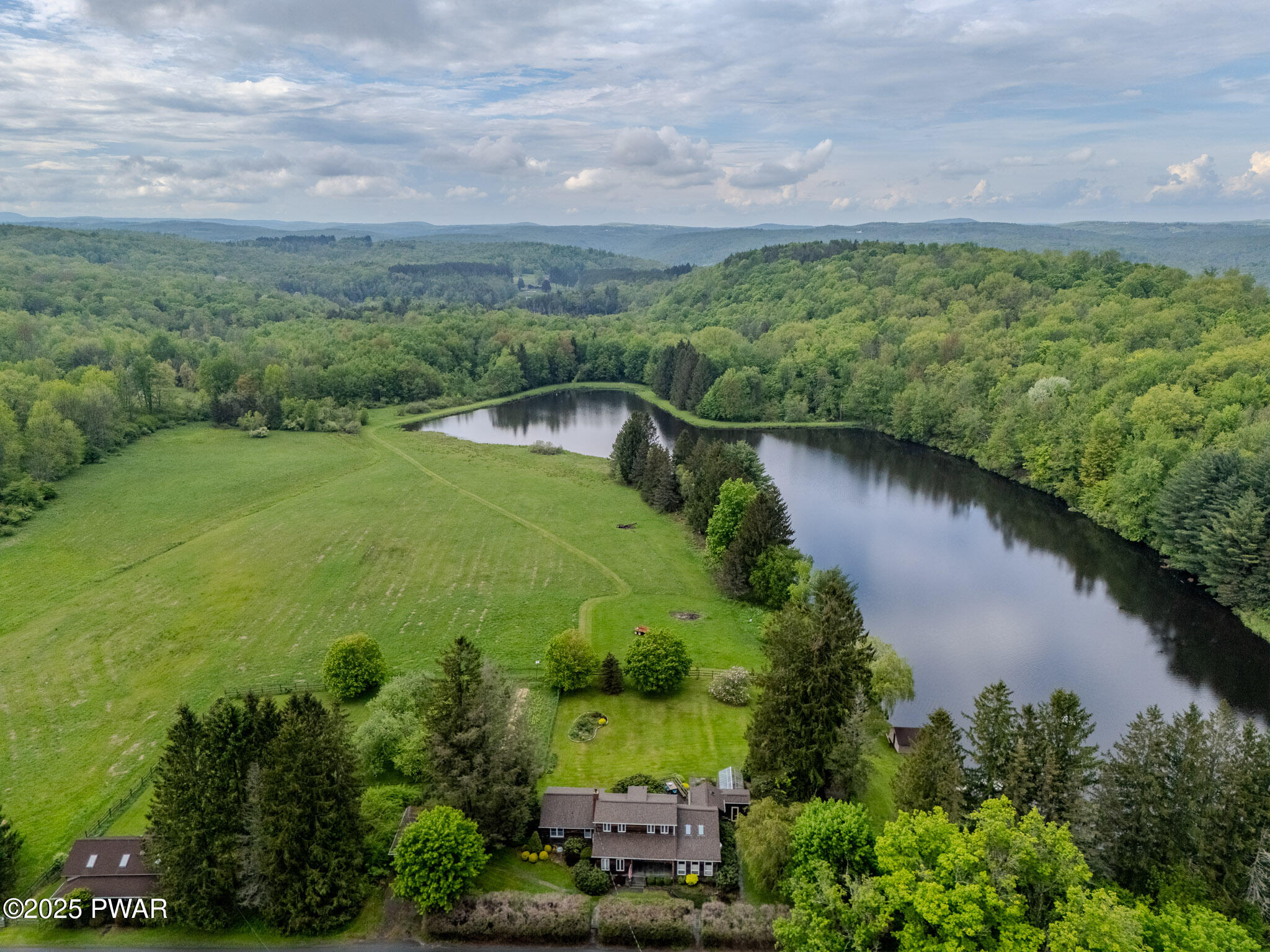 105 Grimms Road, Honesdale, Pennsylvania image 1