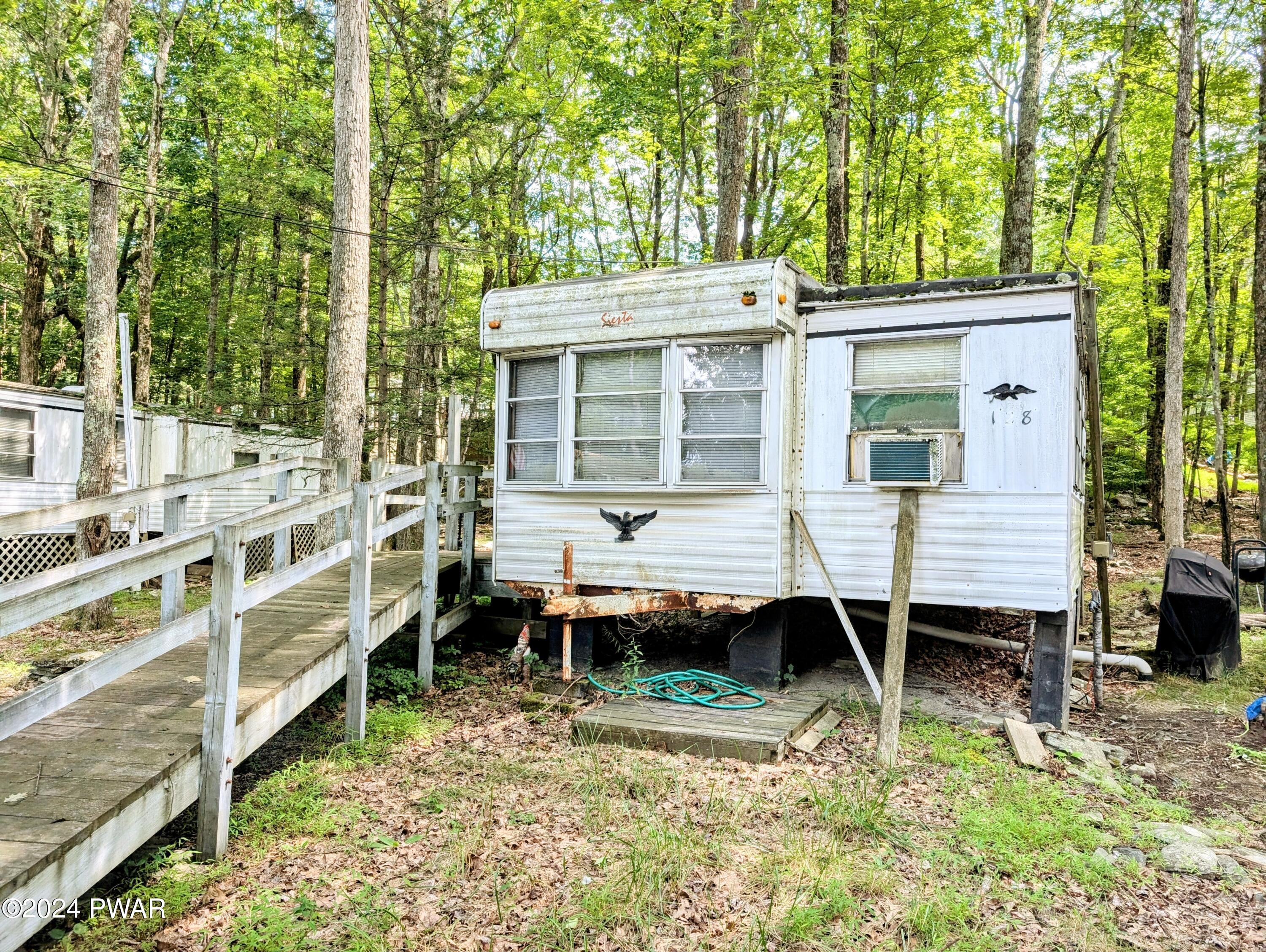 111 Village Drive, Milford, Pennsylvania image 1