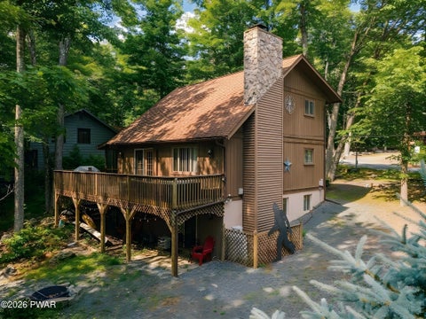 Homes For Sale - 2 Roamingwood Road<br/> Lake Ariel, PA 18436