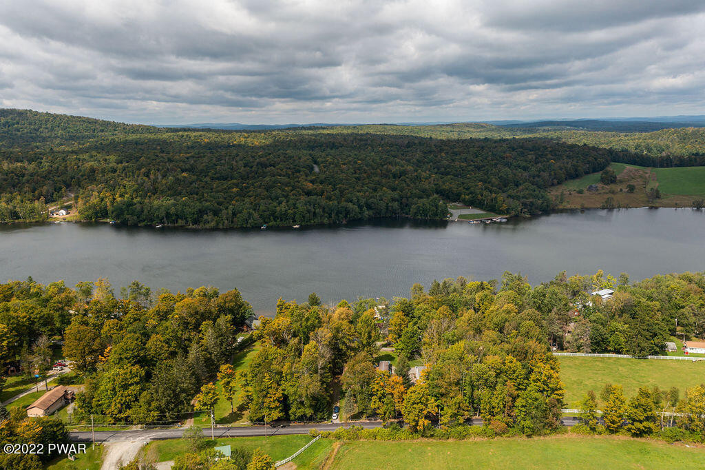 577 Duck Harbor Road, Equinunk, Pennsylvania image 5