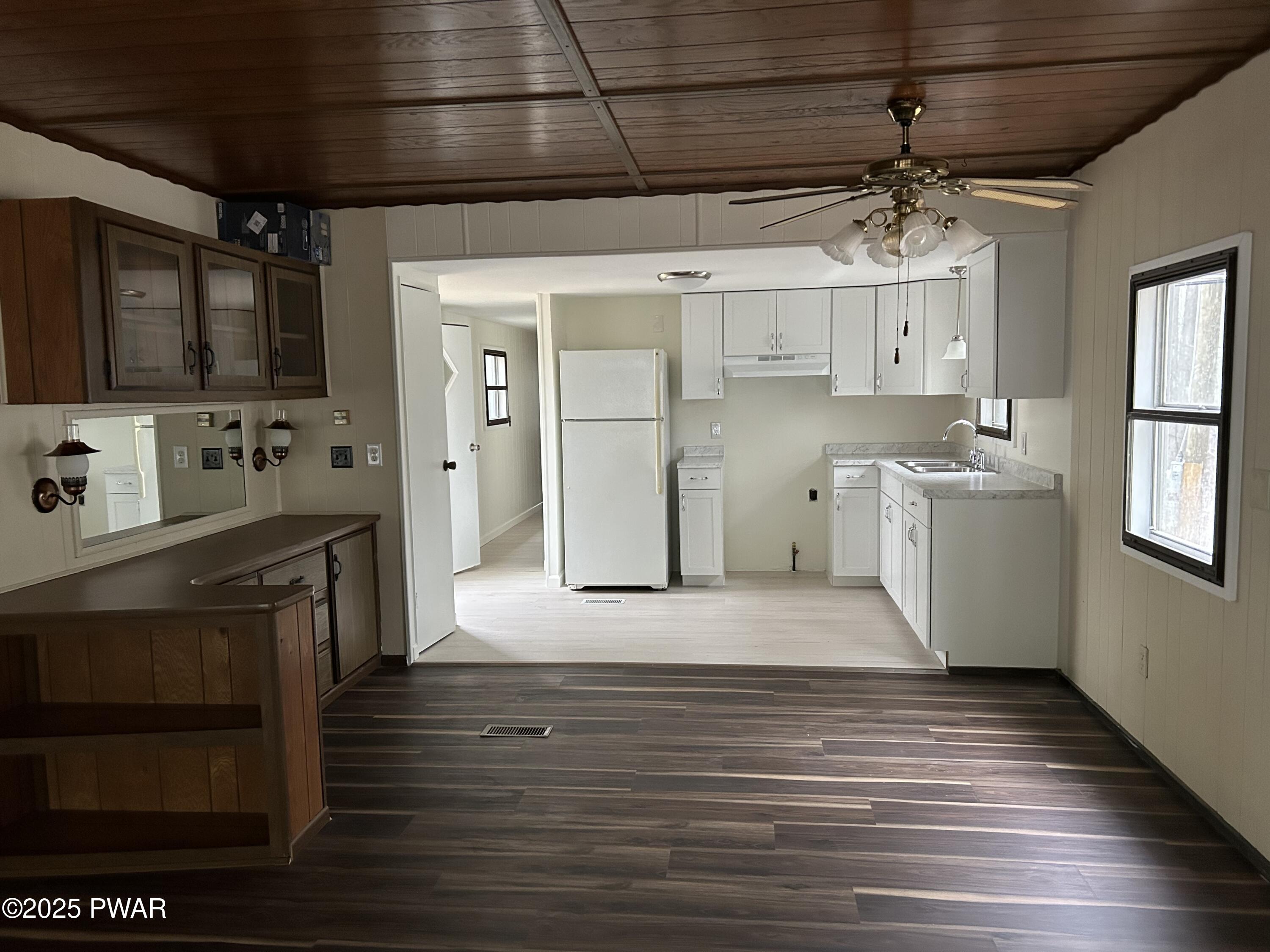 126 Middle Road, Greentown, Pennsylvania image 2