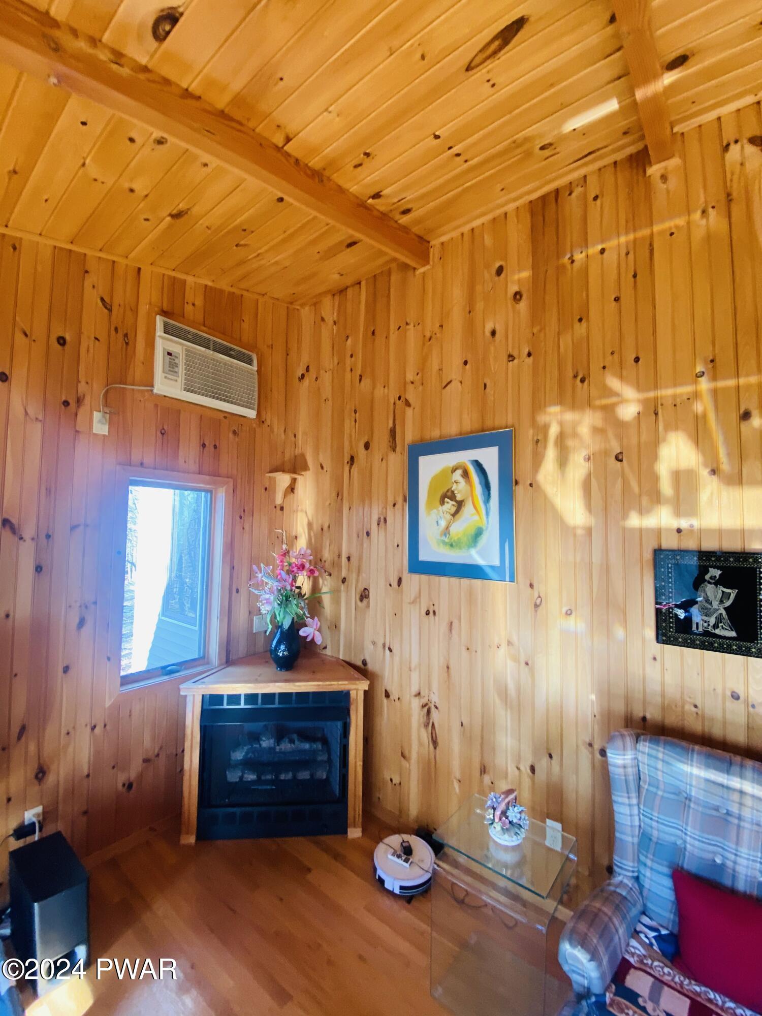 Lords Valley, Pennsylvania 18428, United States, 3 Bedrooms Bedrooms, ,3 BathroomsBathrooms,Residential,Pending,65426