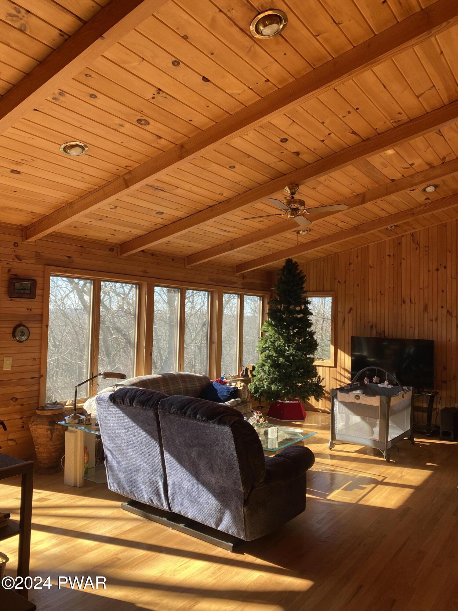 Lords Valley, Pennsylvania 18428, United States, 3 Bedrooms Bedrooms, ,3 BathroomsBathrooms,Residential,Pending,65426