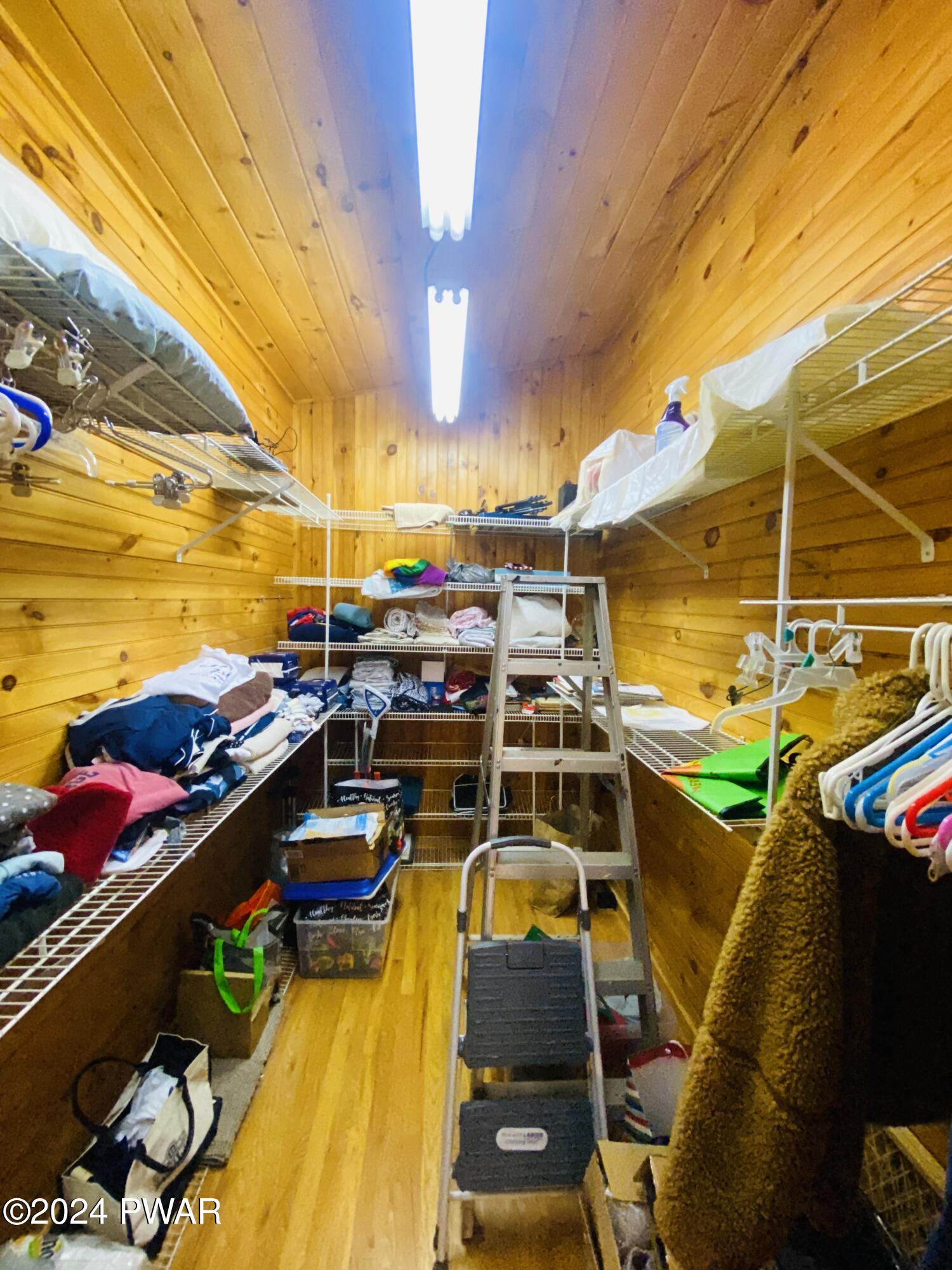 Lords Valley, Pennsylvania 18428, United States, 3 Bedrooms Bedrooms, ,3 BathroomsBathrooms,Residential,Pending,65426