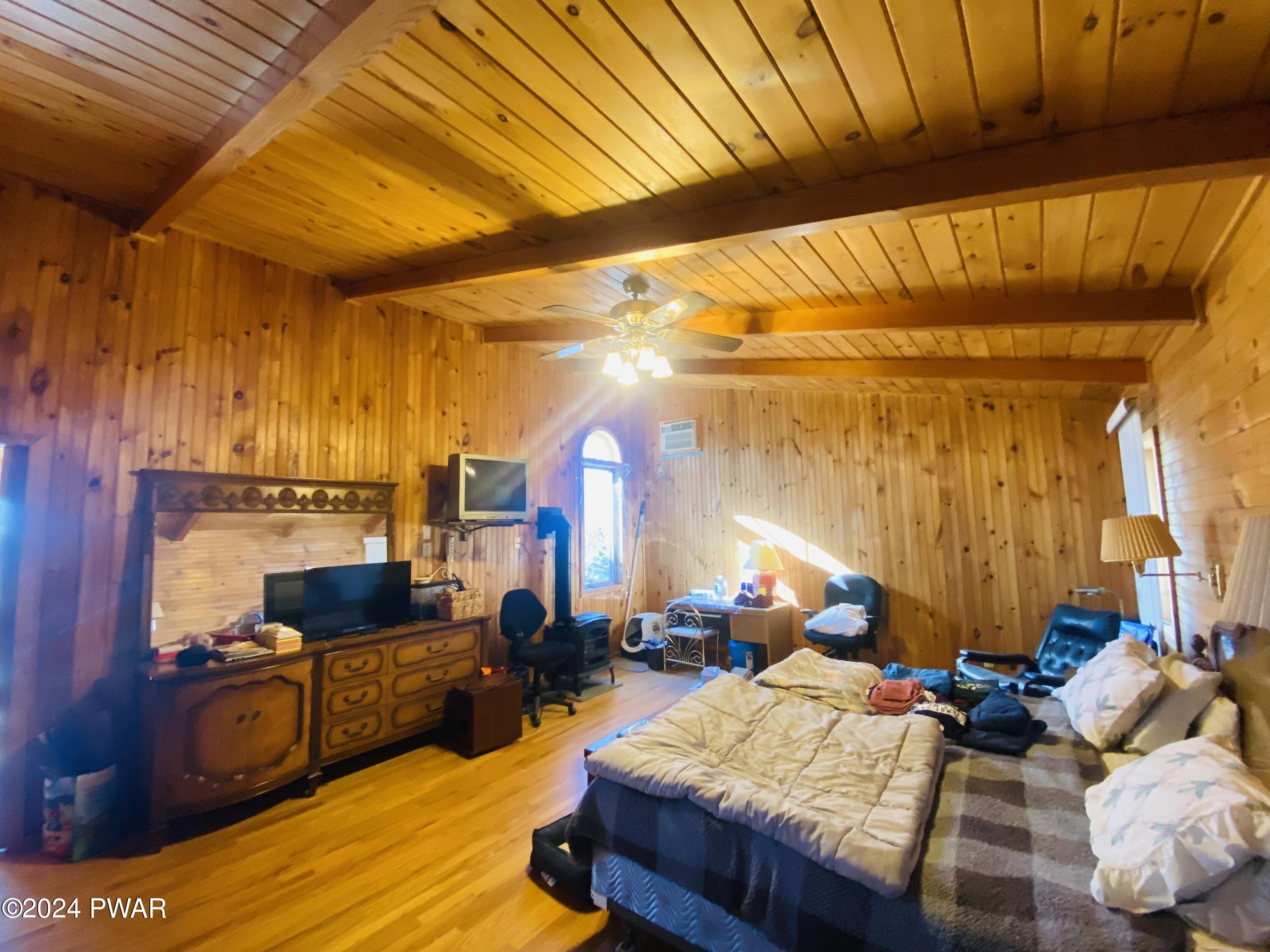 Lords Valley, Pennsylvania 18428, United States, 3 Bedrooms Bedrooms, ,3 BathroomsBathrooms,Residential,Pending,65426