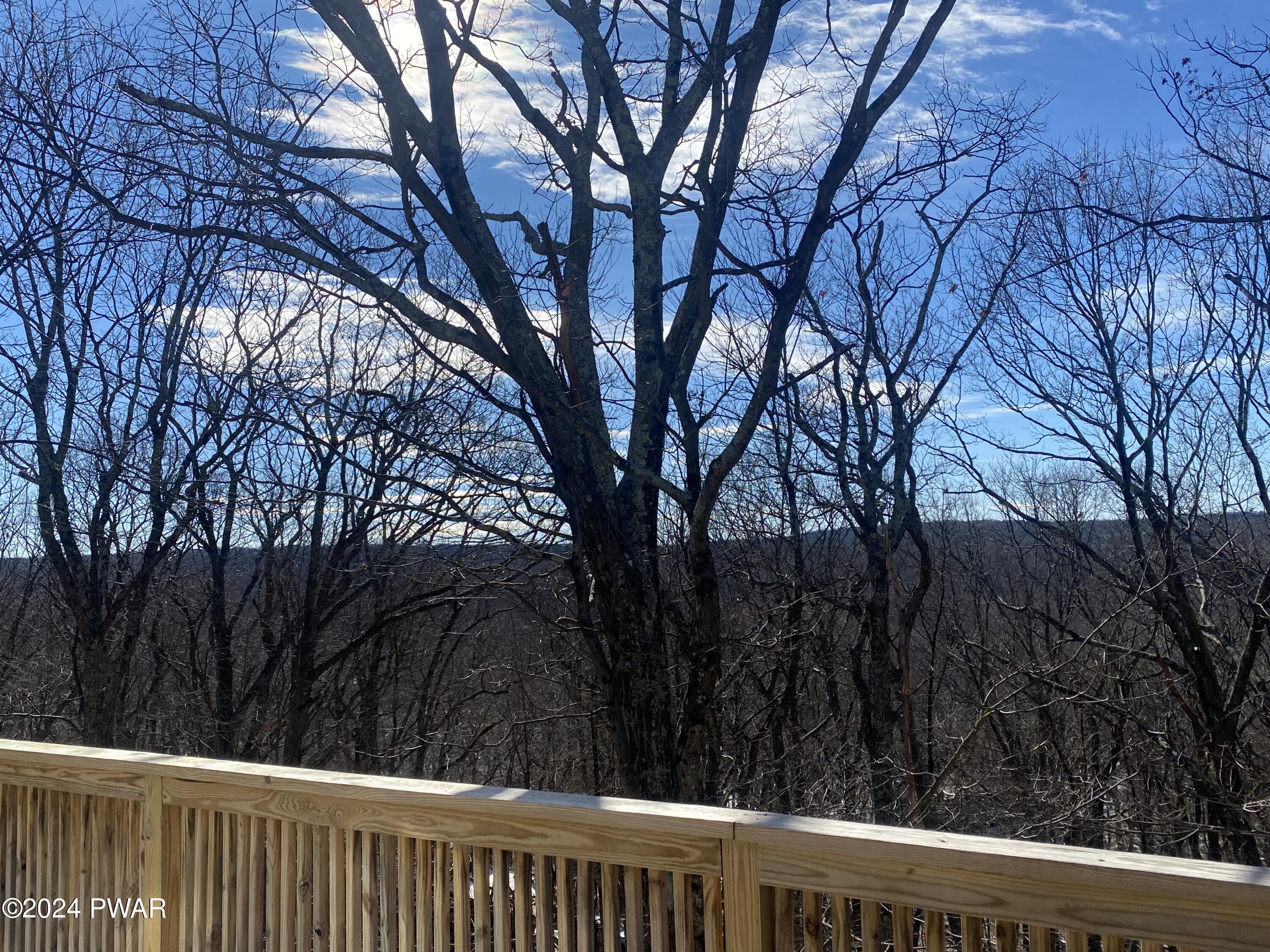 Lords Valley, Pennsylvania 18428, United States, 3 Bedrooms Bedrooms, ,3 BathroomsBathrooms,Residential,Pending,65426