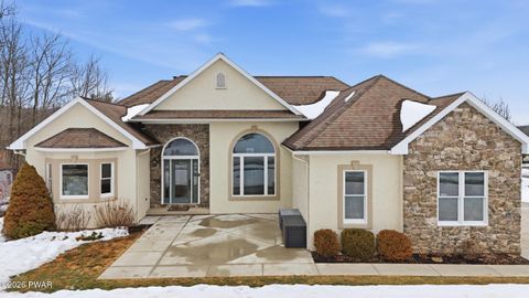 Homes For Sale - 603 Clover Lane<br/> Moscow, PA 18444
