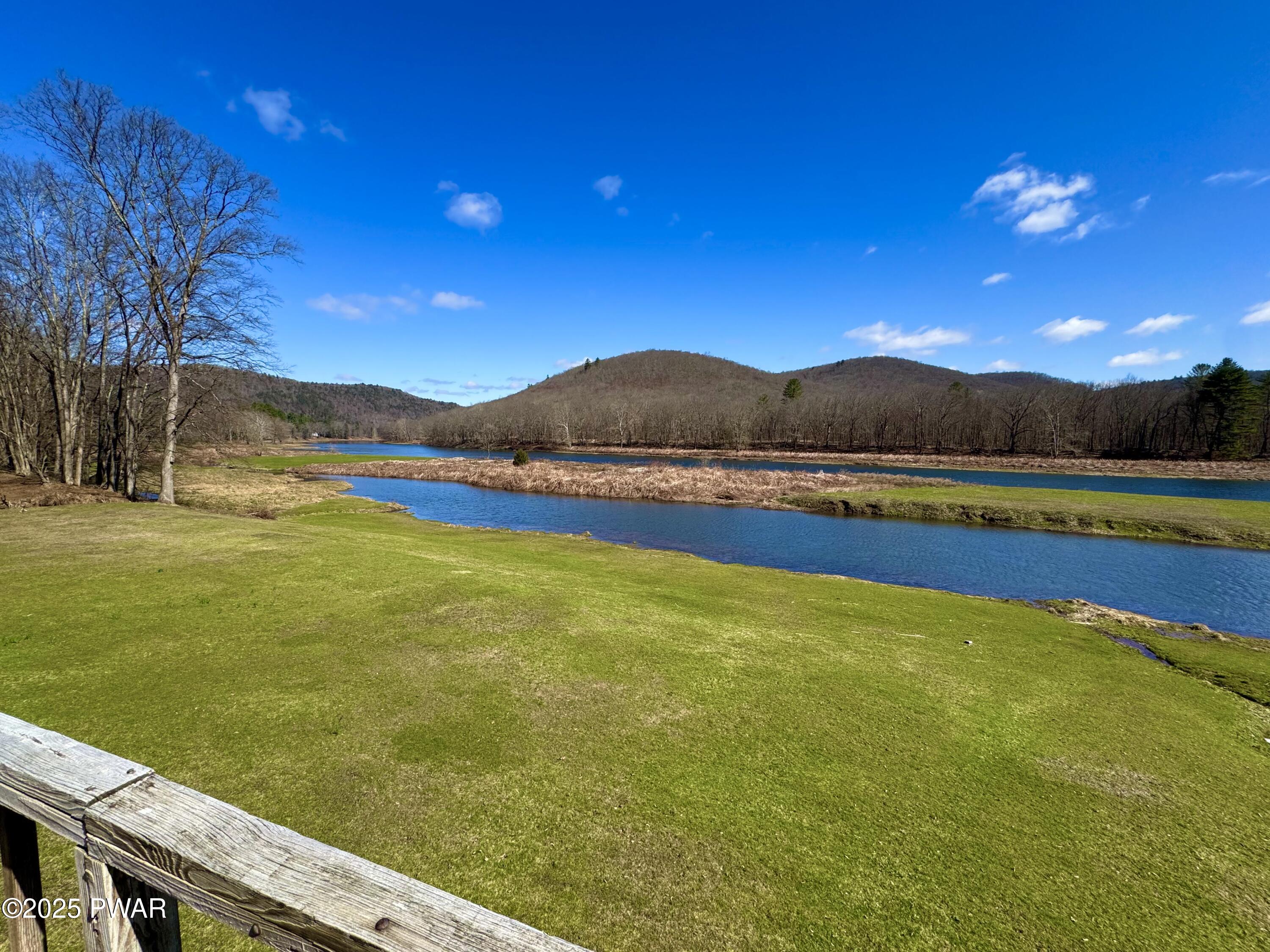 4752 Hancock Highway, Equinunk, Pennsylvania image 12