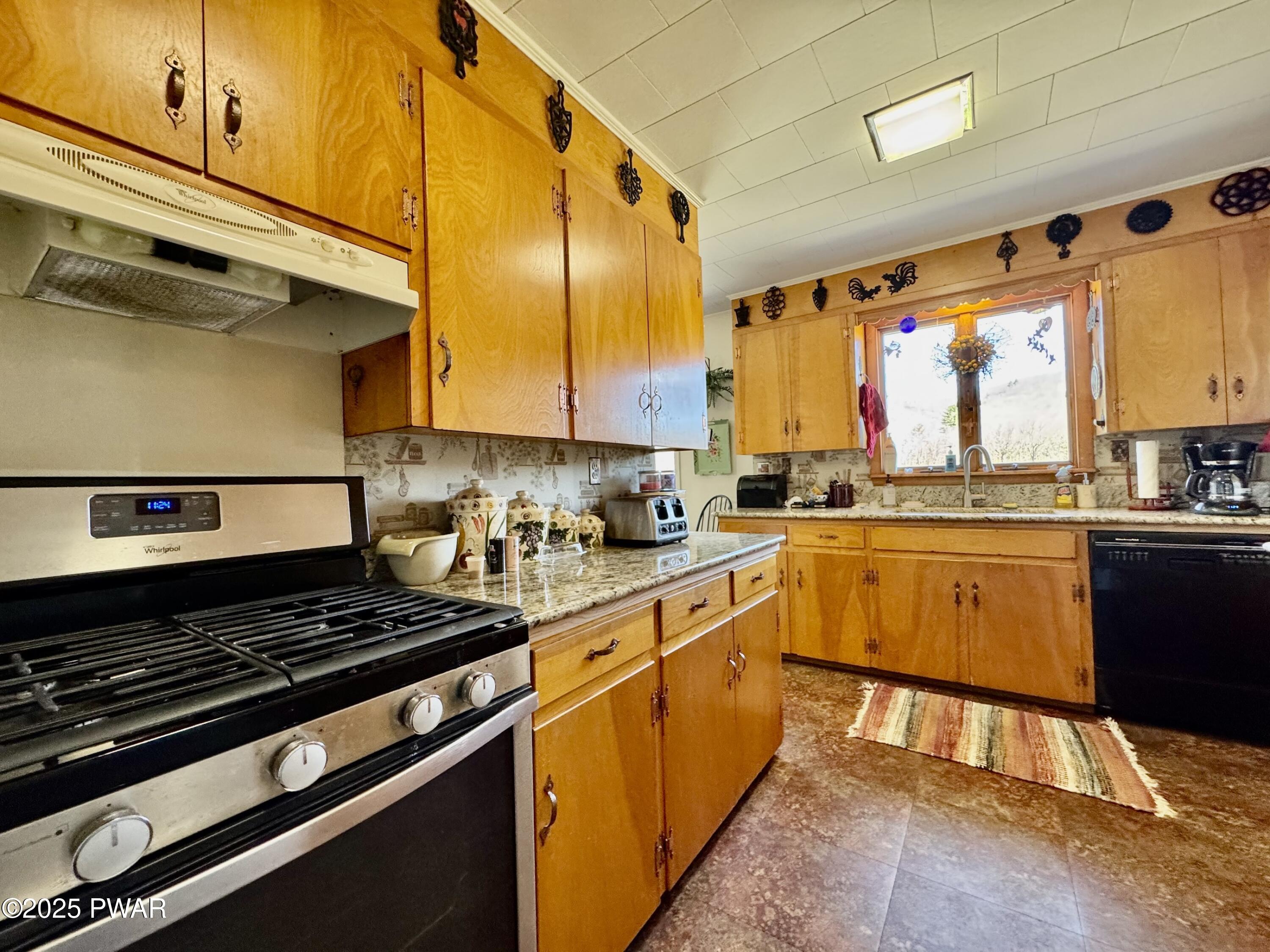 4752 Hancock Highway, Equinunk, Pennsylvania image 31