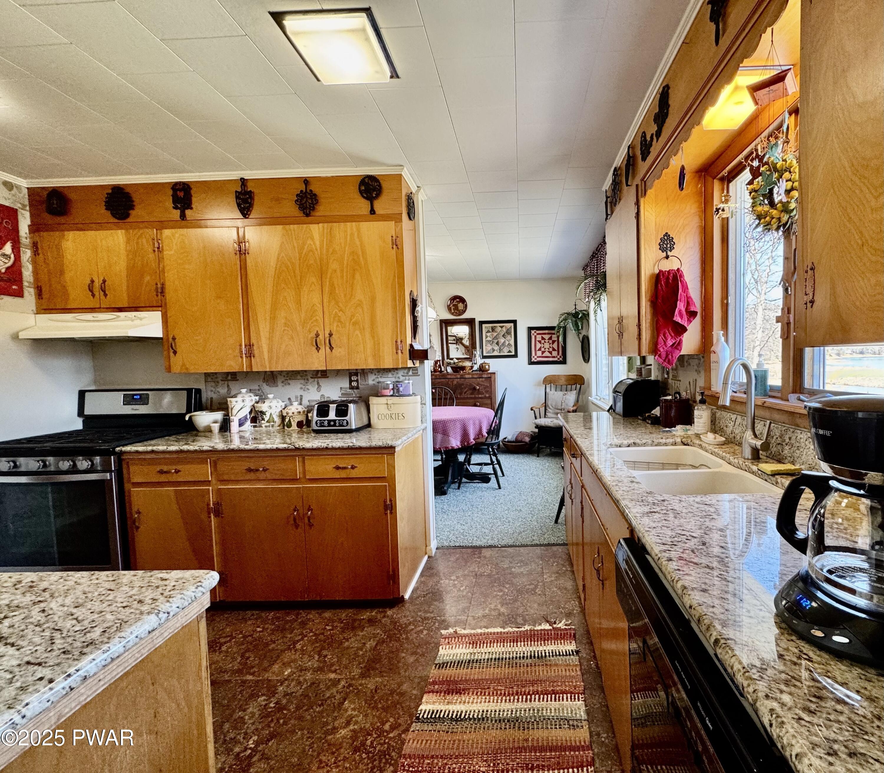 4752 Hancock Highway, Equinunk, Pennsylvania image 32