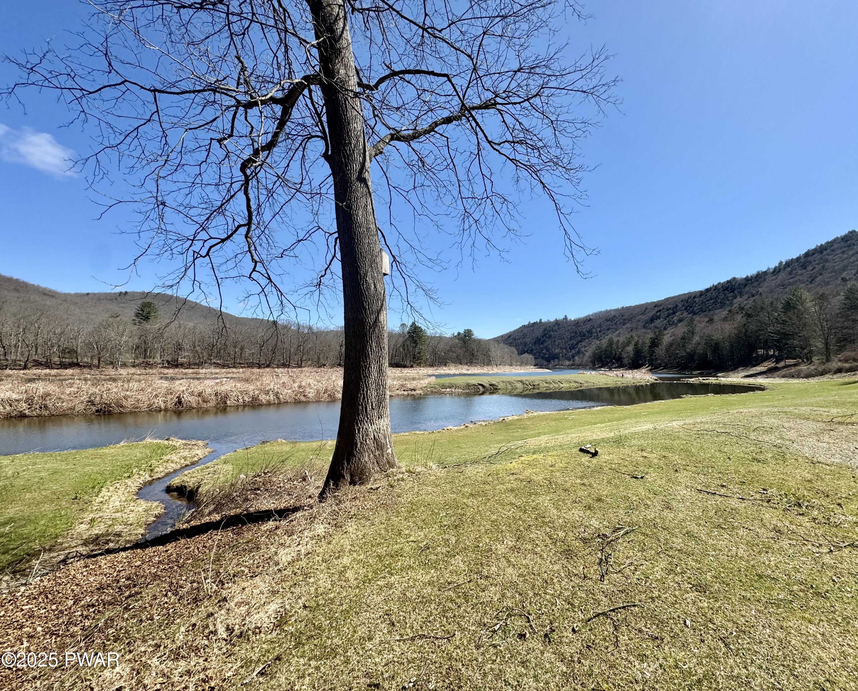 4752 Hancock Highway, Equinunk, Pennsylvania image 20