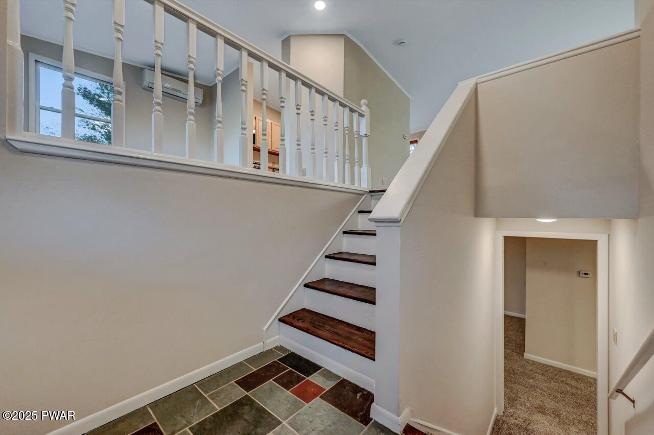 104 Maple Court, Milford, Pennsylvania image 3