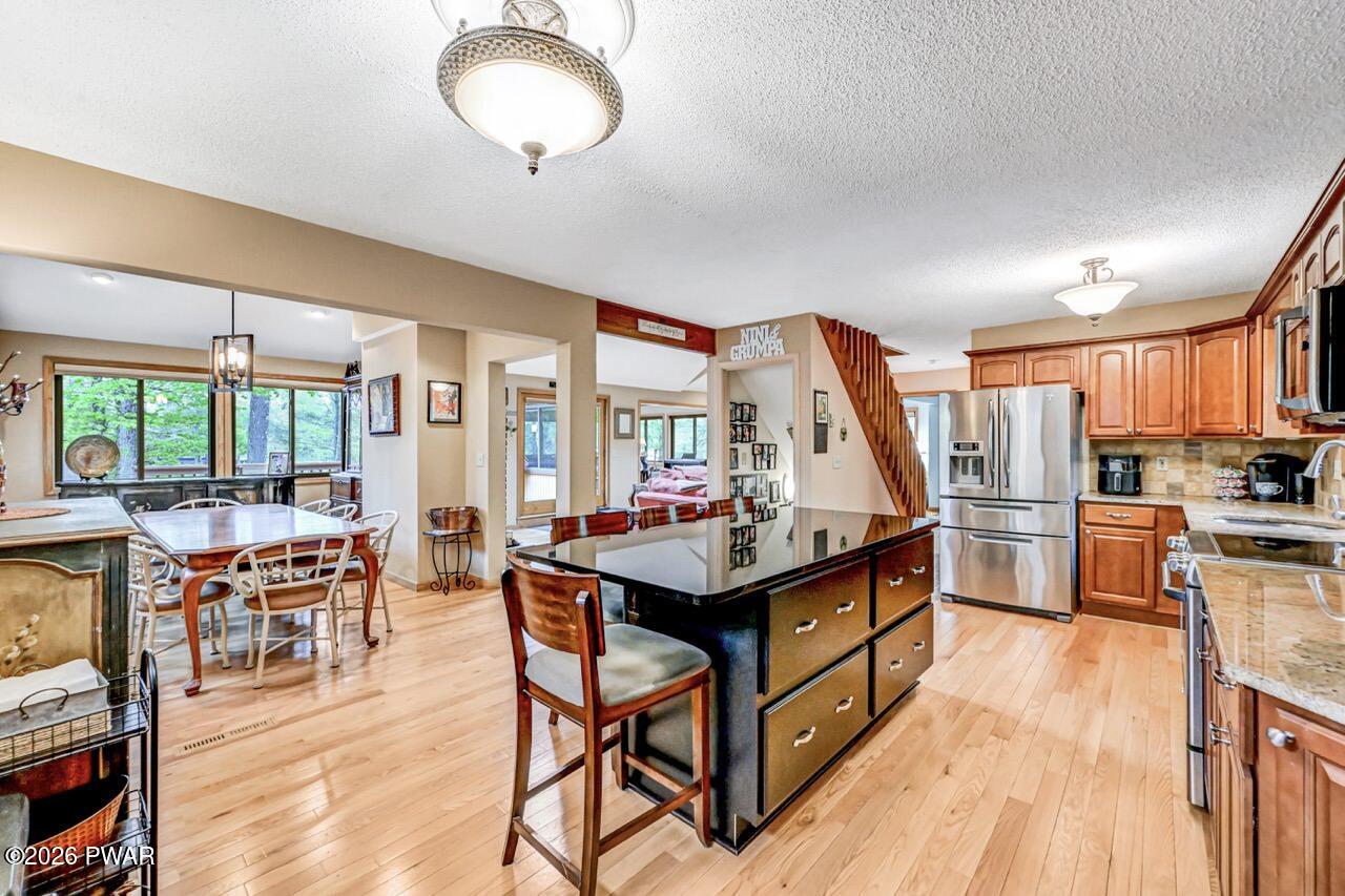 Lake Ariel, Pennsylvania, 18436, United States, 4 Bedrooms Bedrooms, ,3 BathroomsBathrooms,Residential,Active,2045543