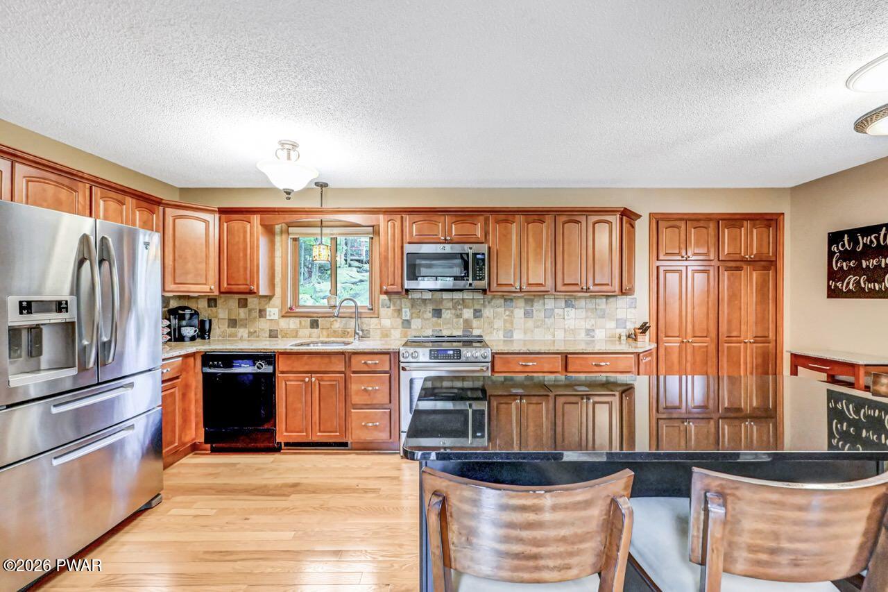 Lake Ariel, Pennsylvania, 18436, United States, 4 Bedrooms Bedrooms, ,3 BathroomsBathrooms,Residential,Active,2045543