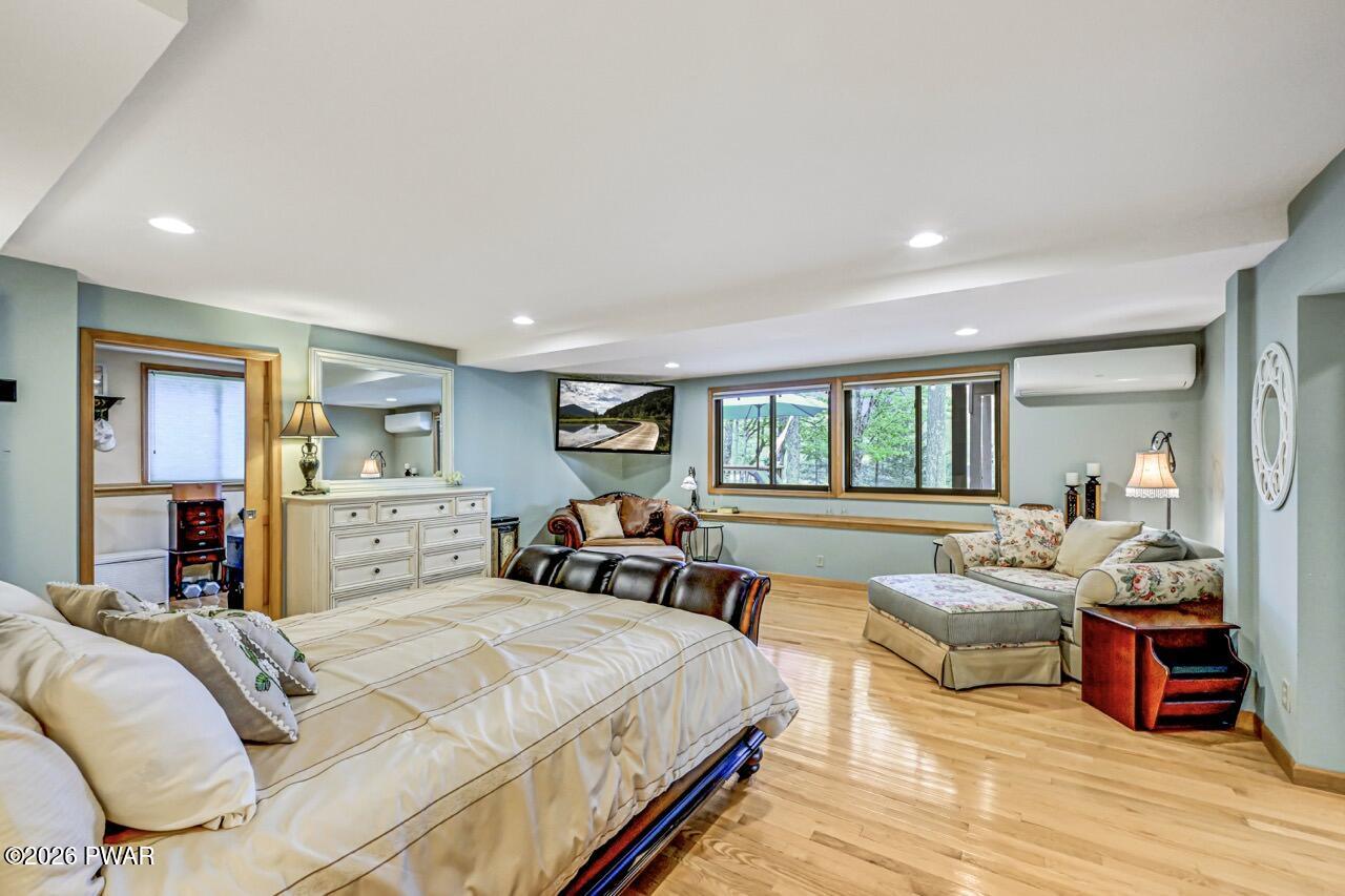 Lake Ariel, Pennsylvania, 18436, United States, 4 Bedrooms Bedrooms, ,3 BathroomsBathrooms,Residential,Active,2045543