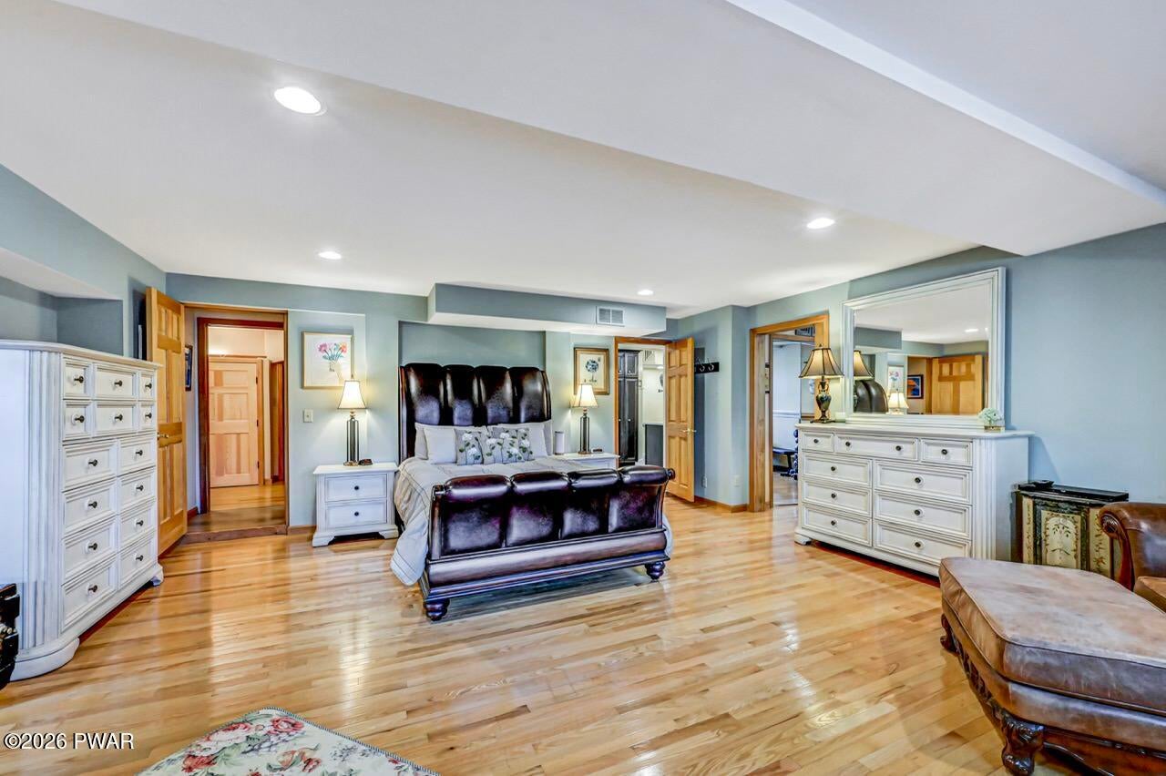 Lake Ariel, Pennsylvania, 18436, United States, 4 Bedrooms Bedrooms, ,3 BathroomsBathrooms,Residential,Active,2045543