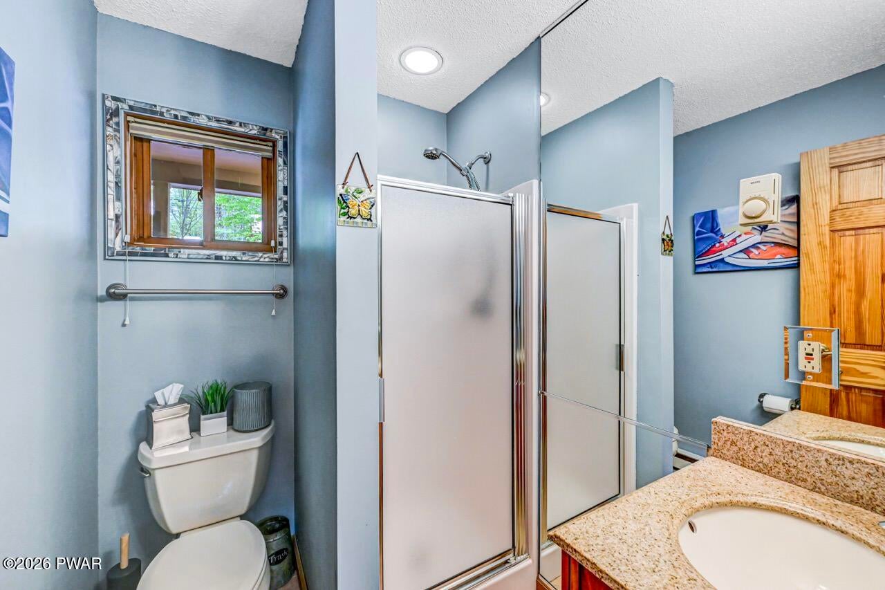 Lake Ariel, Pennsylvania, 18436, United States, 4 Bedrooms Bedrooms, ,3 BathroomsBathrooms,Residential,Active,2045543