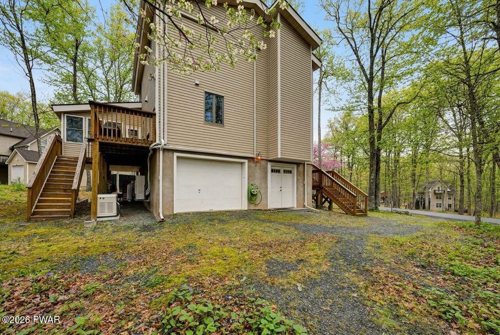 Photo of 258 W Lakeview Road, Lackawaxen, PA 18435 (MLS # PW260730)