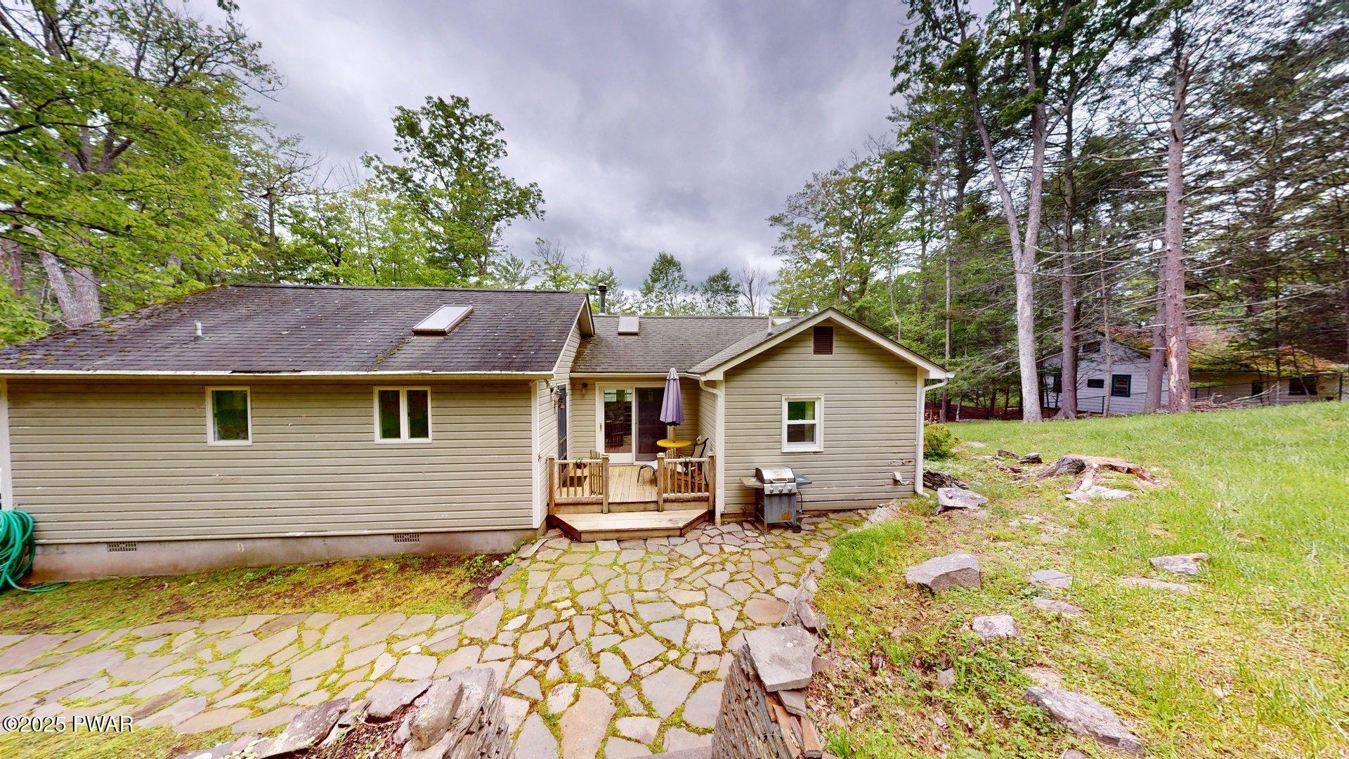 316 Twin Lakes Road, Shohola, Pennsylvania image 14