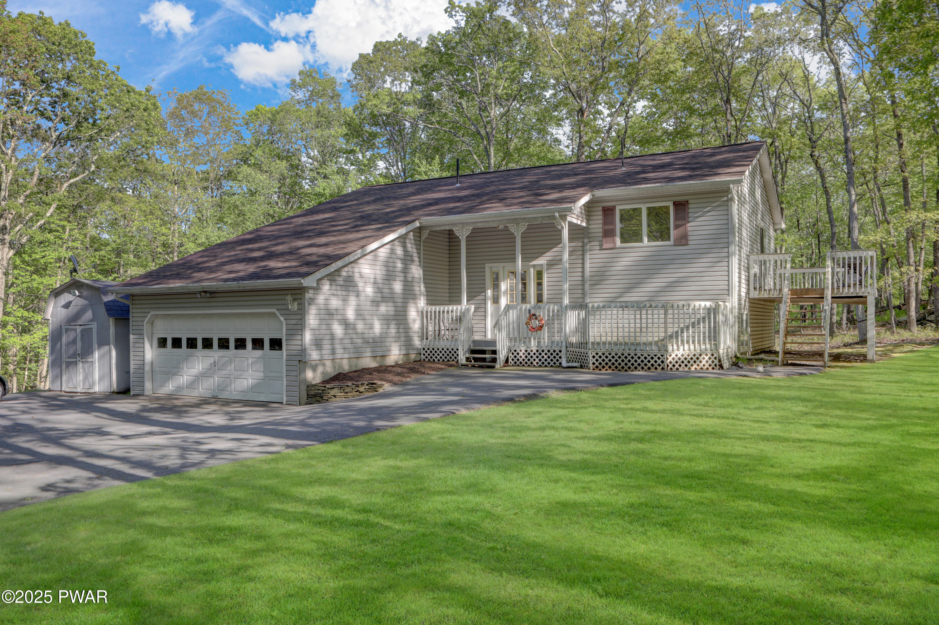 112 Vista Lane, Milford, Pennsylvania image 2