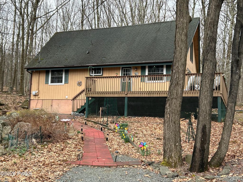 Photo of 802 Cedar Court, Lords Valley, PA 18428 (MLS # PW260756)