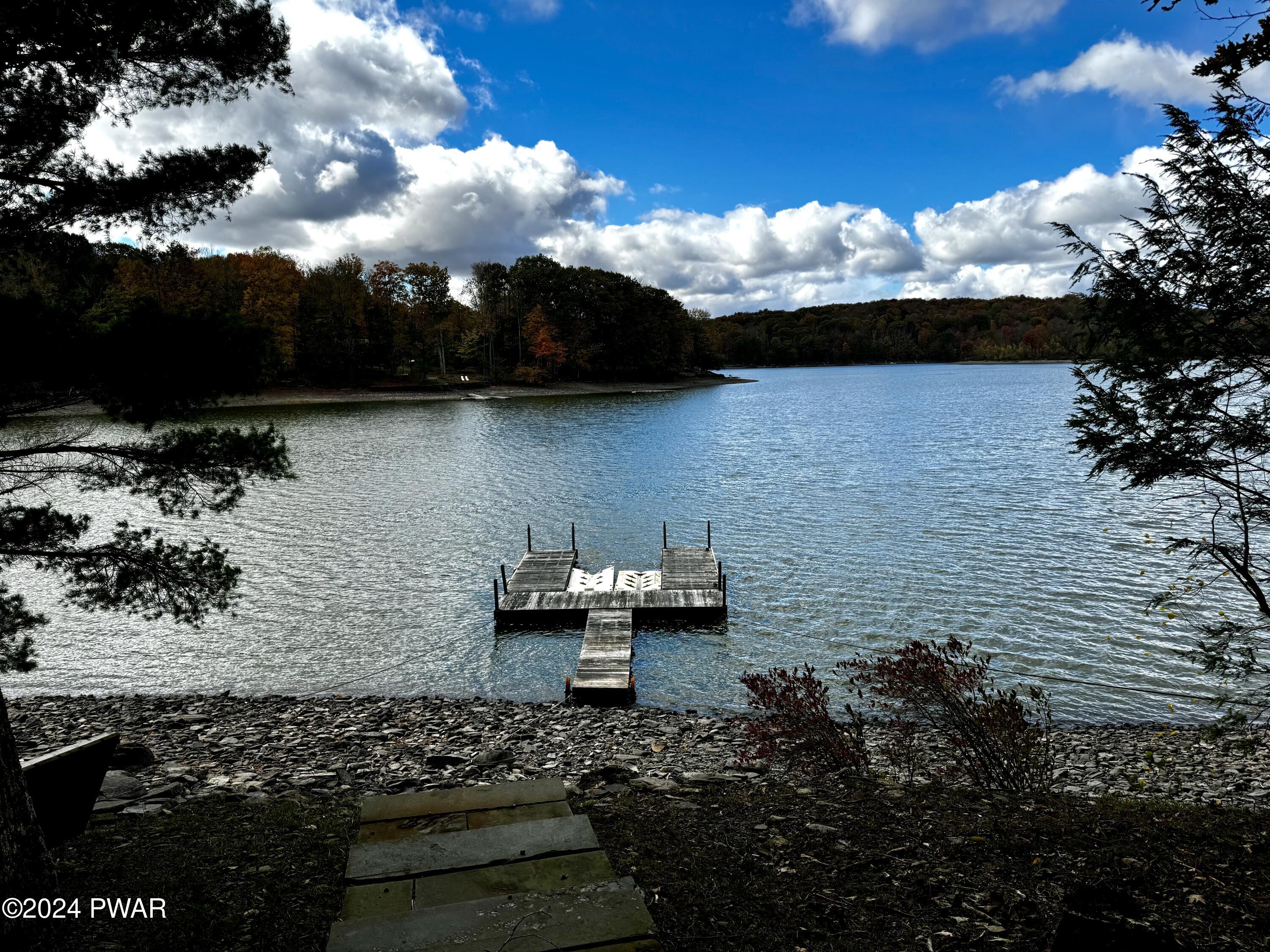 1112 Salem Park Lane, Lake Ariel, Pennsylvania image 4