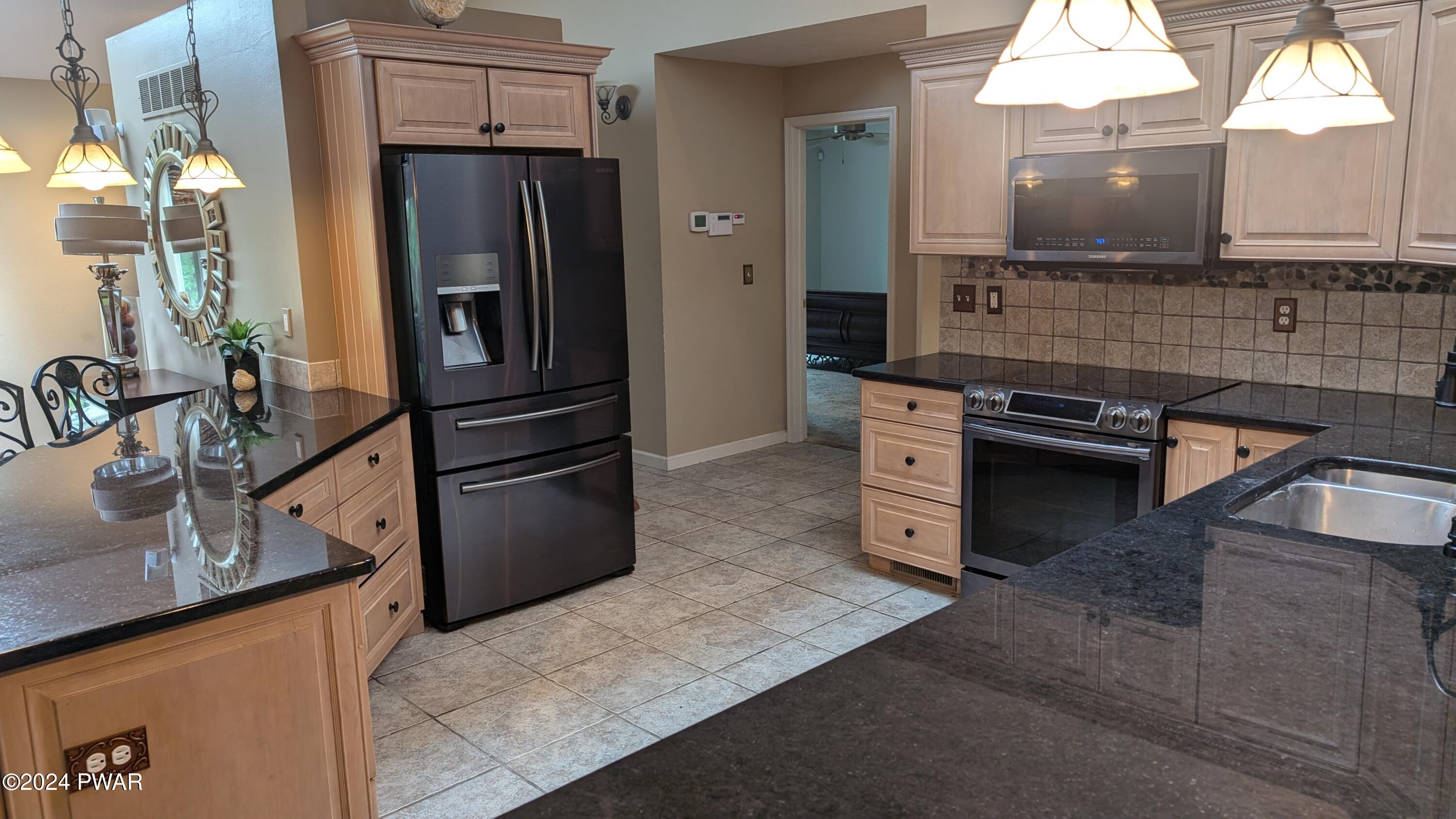 Lords Valley, Pennsylvania 18428, United States, 3 Bedrooms Bedrooms, ,3 BathroomsBathrooms,Residential,Pending,52254