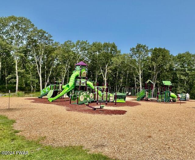 Lords Valley, Pennsylvania 18428, United States, 3 Bedrooms Bedrooms, ,3 BathroomsBathrooms,Residential,Pending,52254